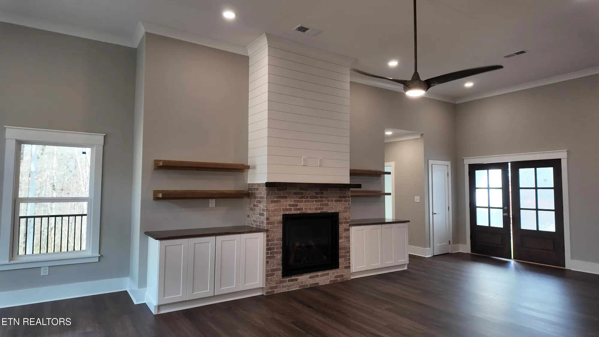 Property Slideshow image 5 of 42 | 301 seminole shrs, Loudon, TN, 37774