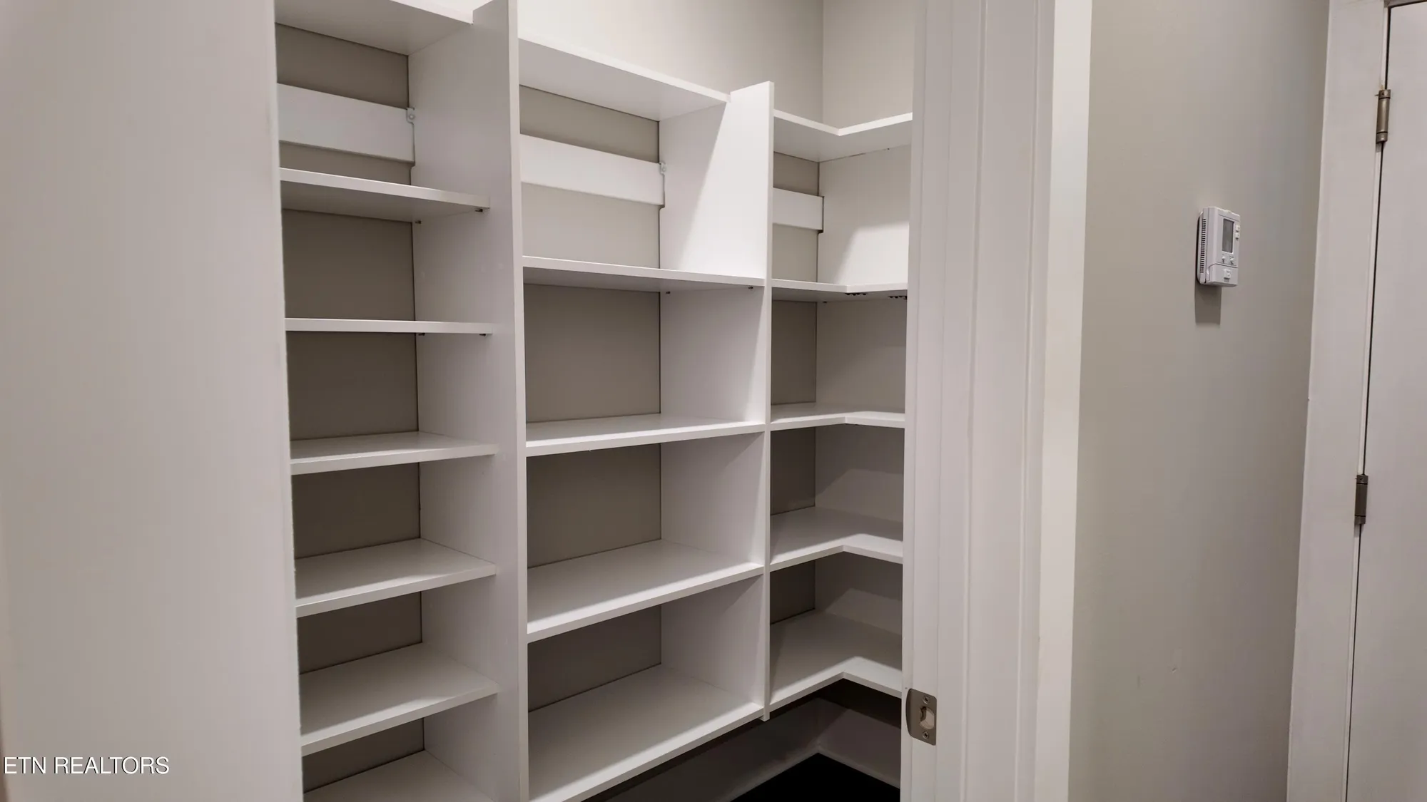 Property Slideshow image 22 of 42 | 301 seminole shrs, Loudon, TN, 37774