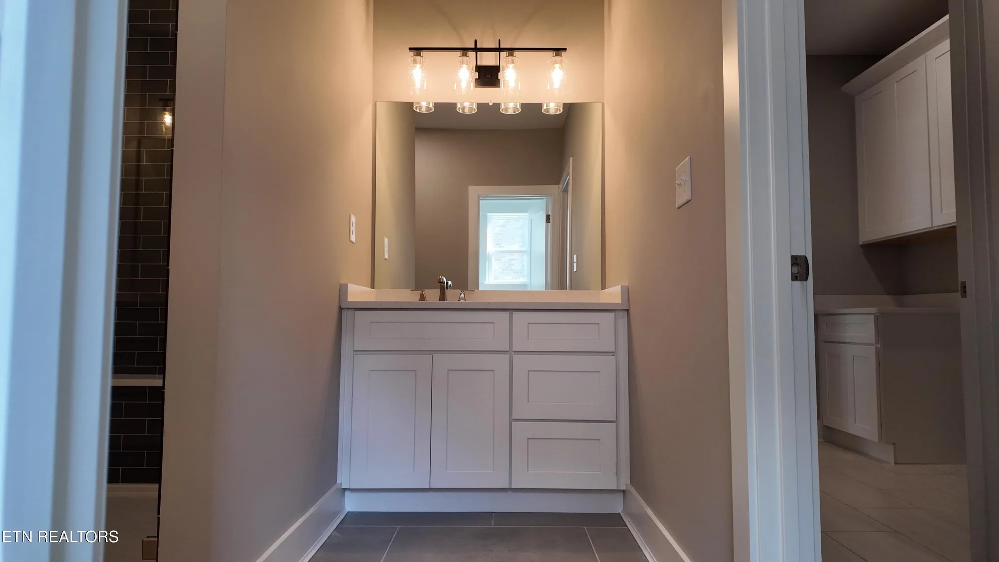 Property Slideshow image 30 of 42 | 301 seminole shrs, Loudon, TN, 37774