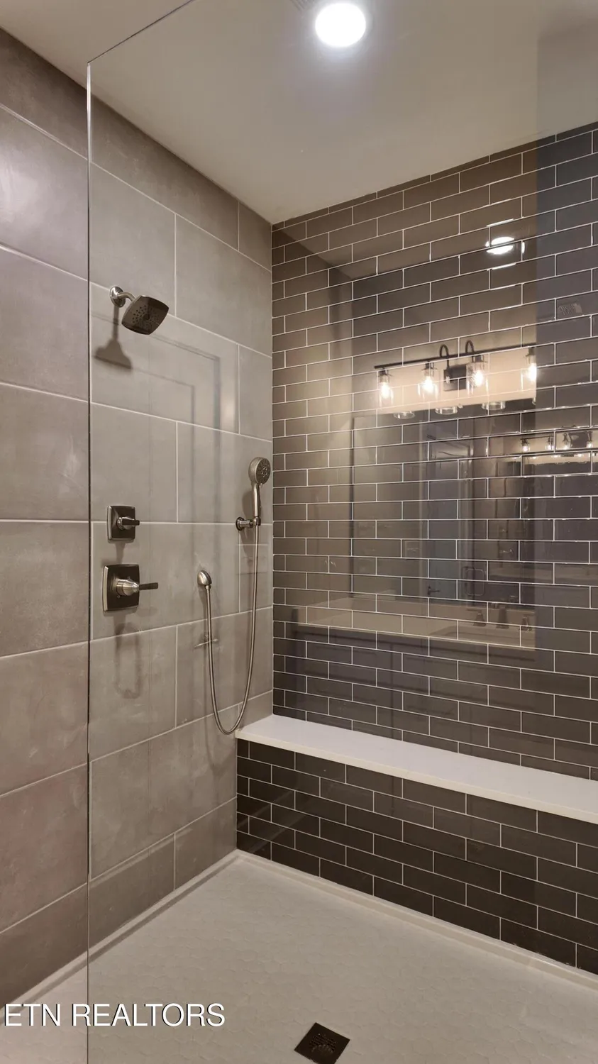 Property Slideshow image 25 of 42 | 301 seminole shrs, Loudon, TN, 37774