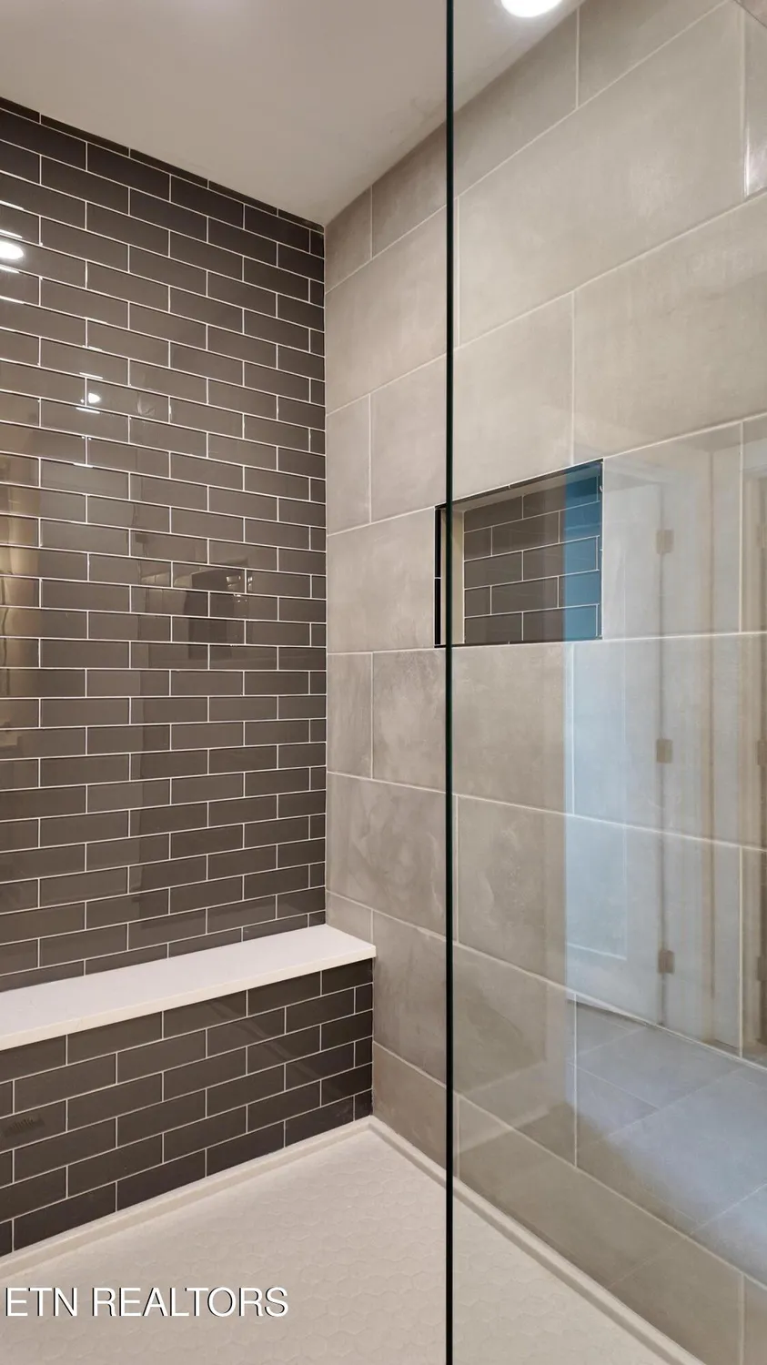 Property Slideshow image 28 of 42 | 301 seminole shrs, Loudon, TN, 37774