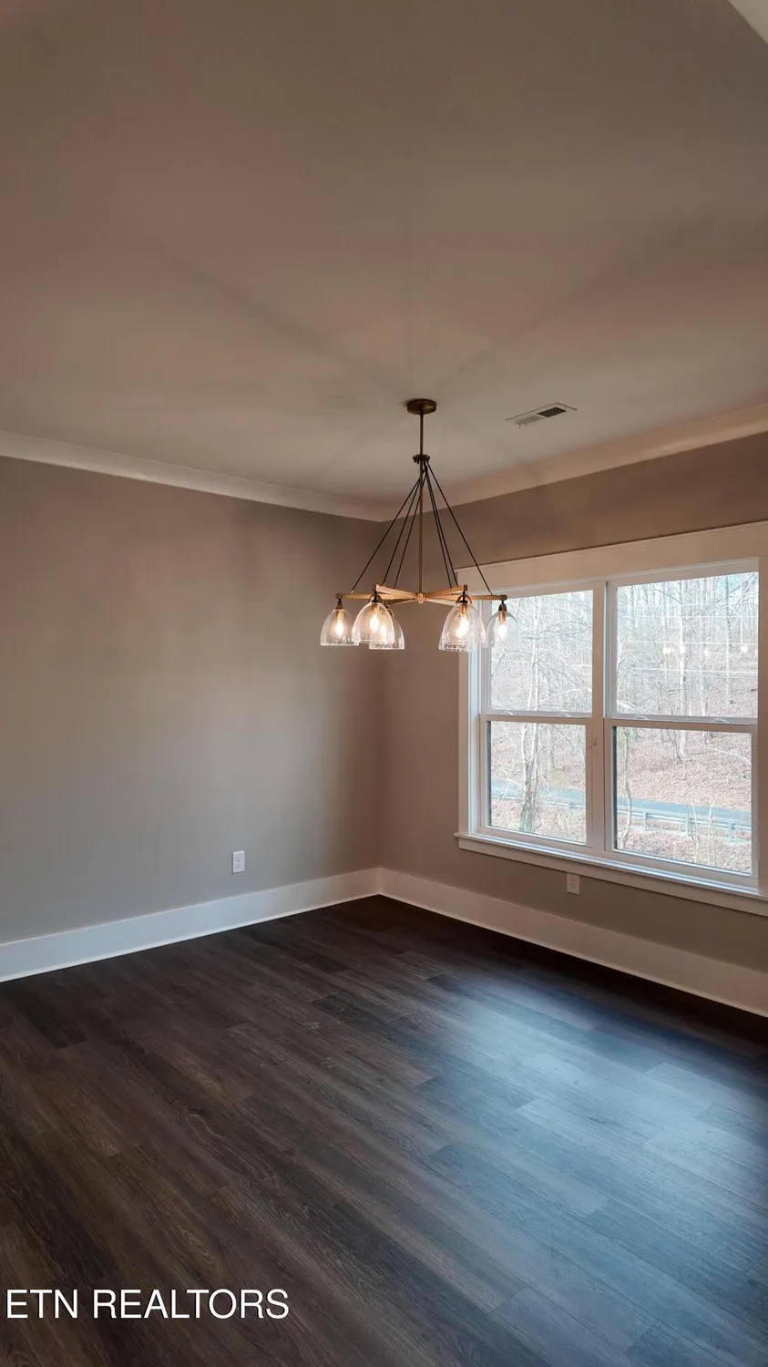 Property Slideshow image 10 of 42 | 301 seminole shrs, Loudon, TN, 37774