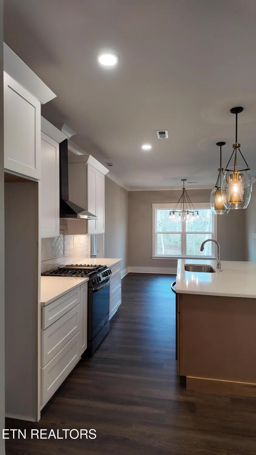 Property Slideshow image 21 of 42 | 301 seminole shrs, Loudon, TN, 37774