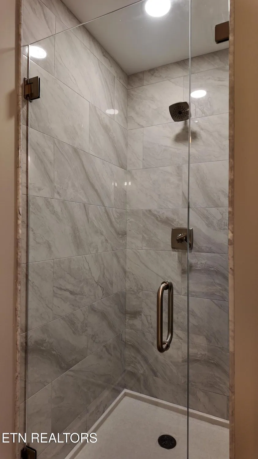 Property Slideshow image 39 of 42 | 301 seminole shrs, Loudon, TN, 37774