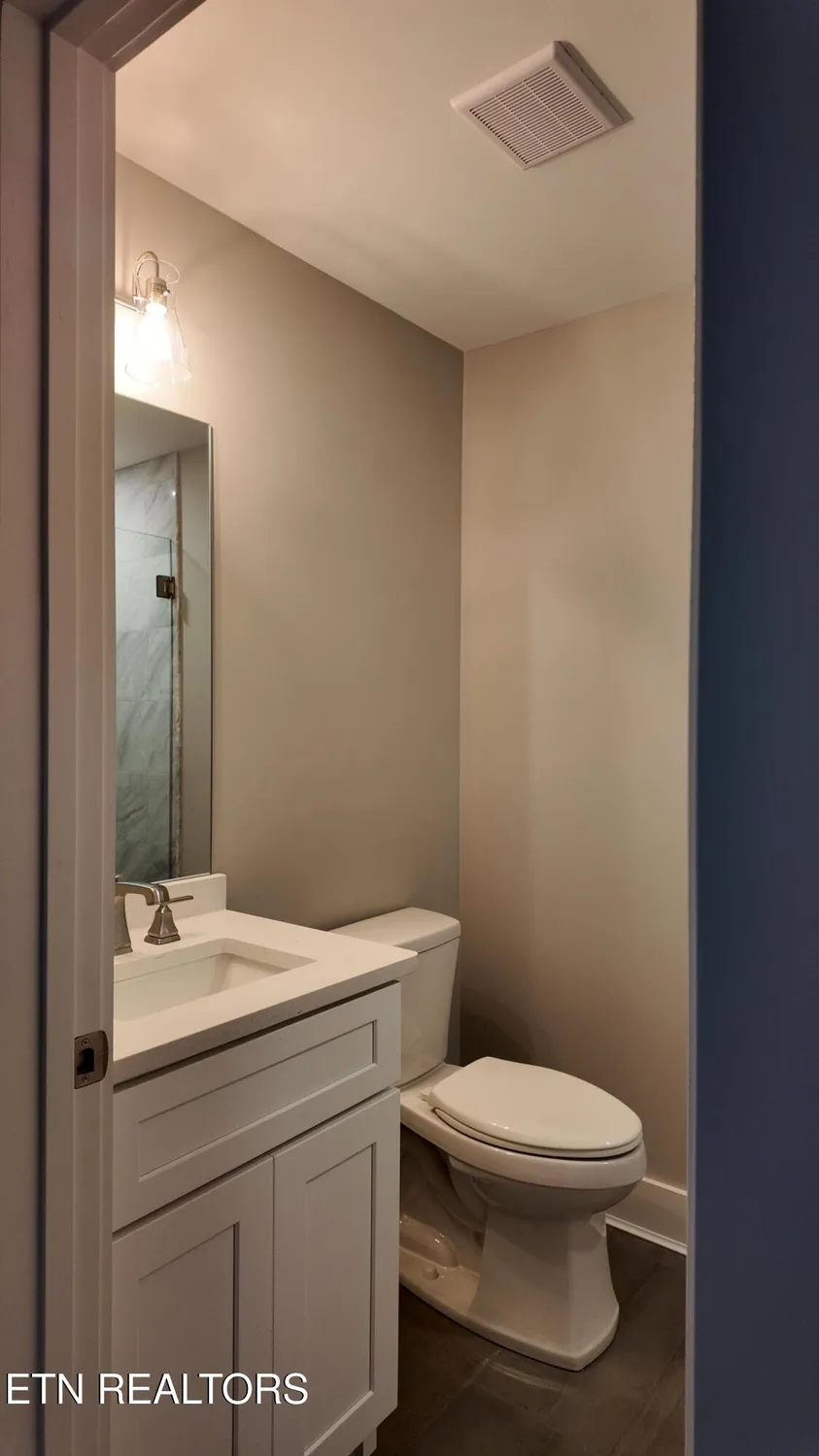 Property Slideshow image 38 of 42 | 301 seminole shrs, Loudon, TN, 37774