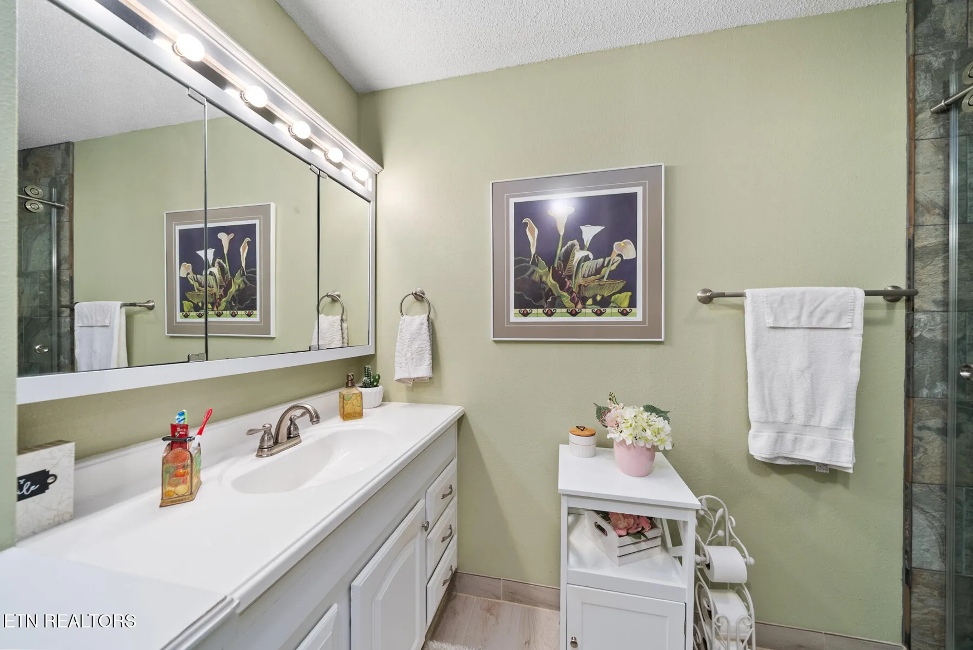 Property Slideshow image 26 of 47 | 65 lakeshore ter unit 21, Crossville, TN, 38558