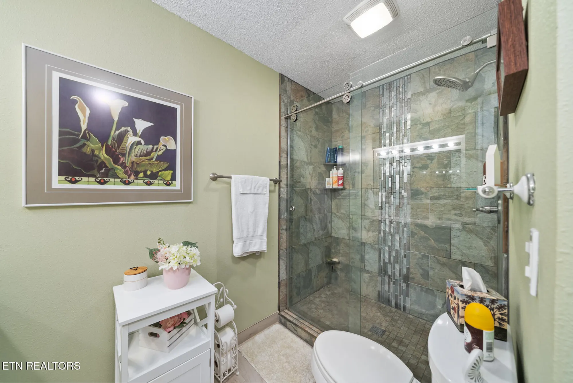Property Slideshow image 25 of 47 | 65 lakeshore ter unit 21, Crossville, TN, 38558