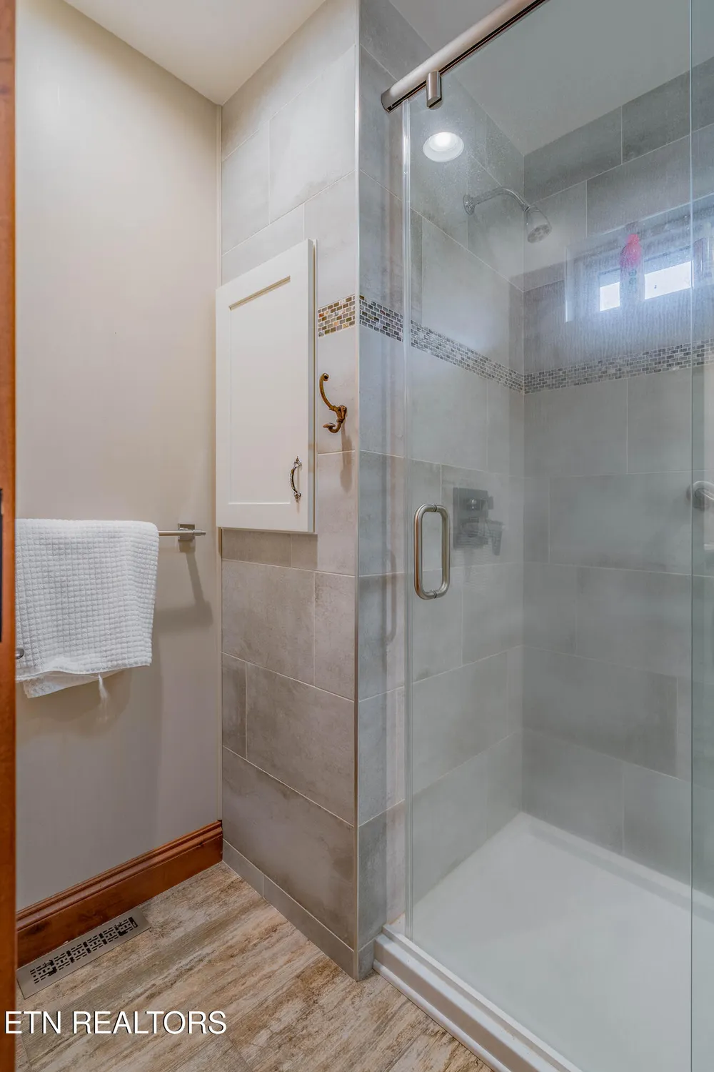 Property Slideshow image 12 of 54 | 166 canterbury dr, Crossville, TN, 38558