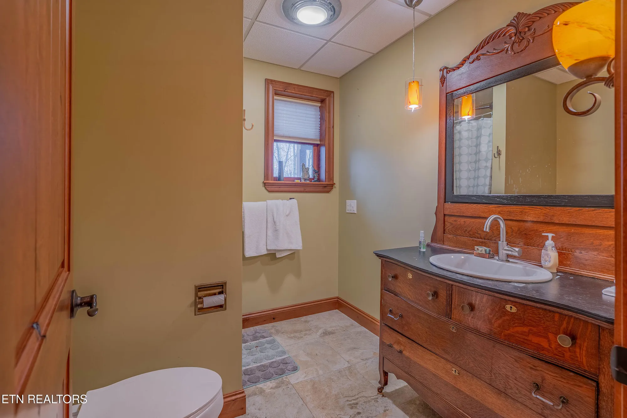 Property Slideshow image 11 of 54 | 166 canterbury dr, Crossville, TN, 38558