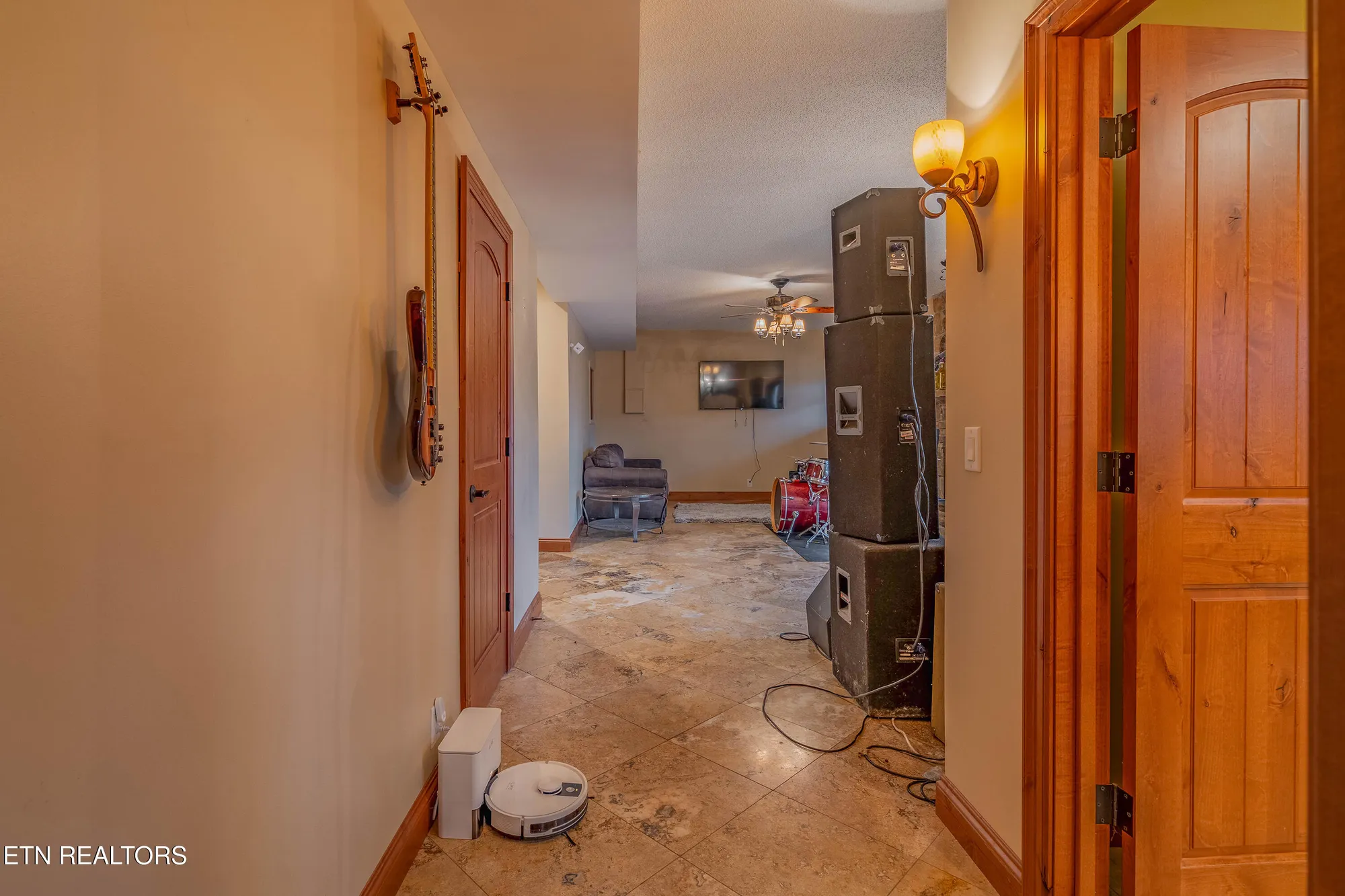 Property Slideshow image 18 of 54 | 166 canterbury dr, Crossville, TN, 38558