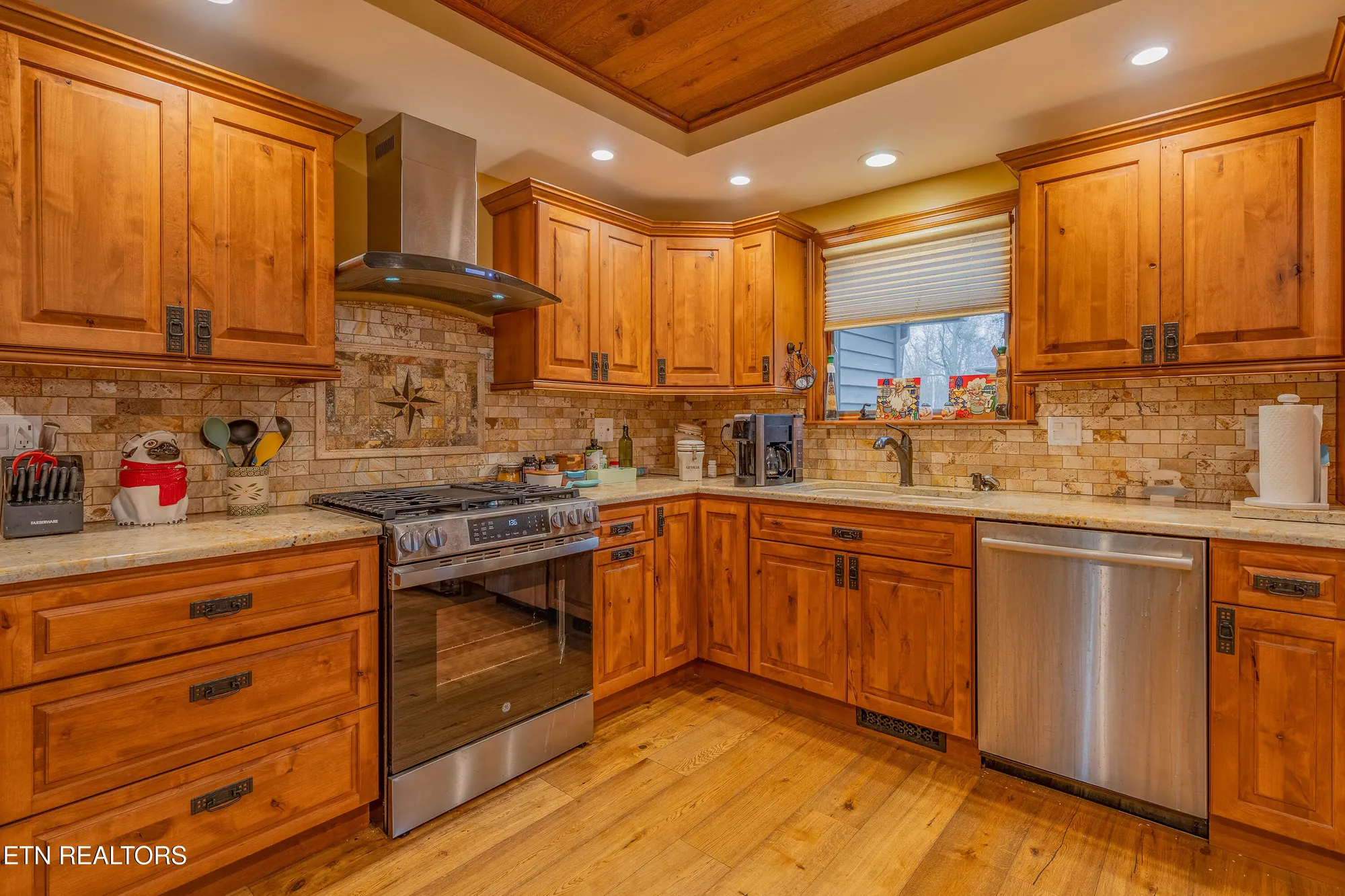 Property Slideshow image 6 of 54 | 166 canterbury dr, Crossville, TN, 38558