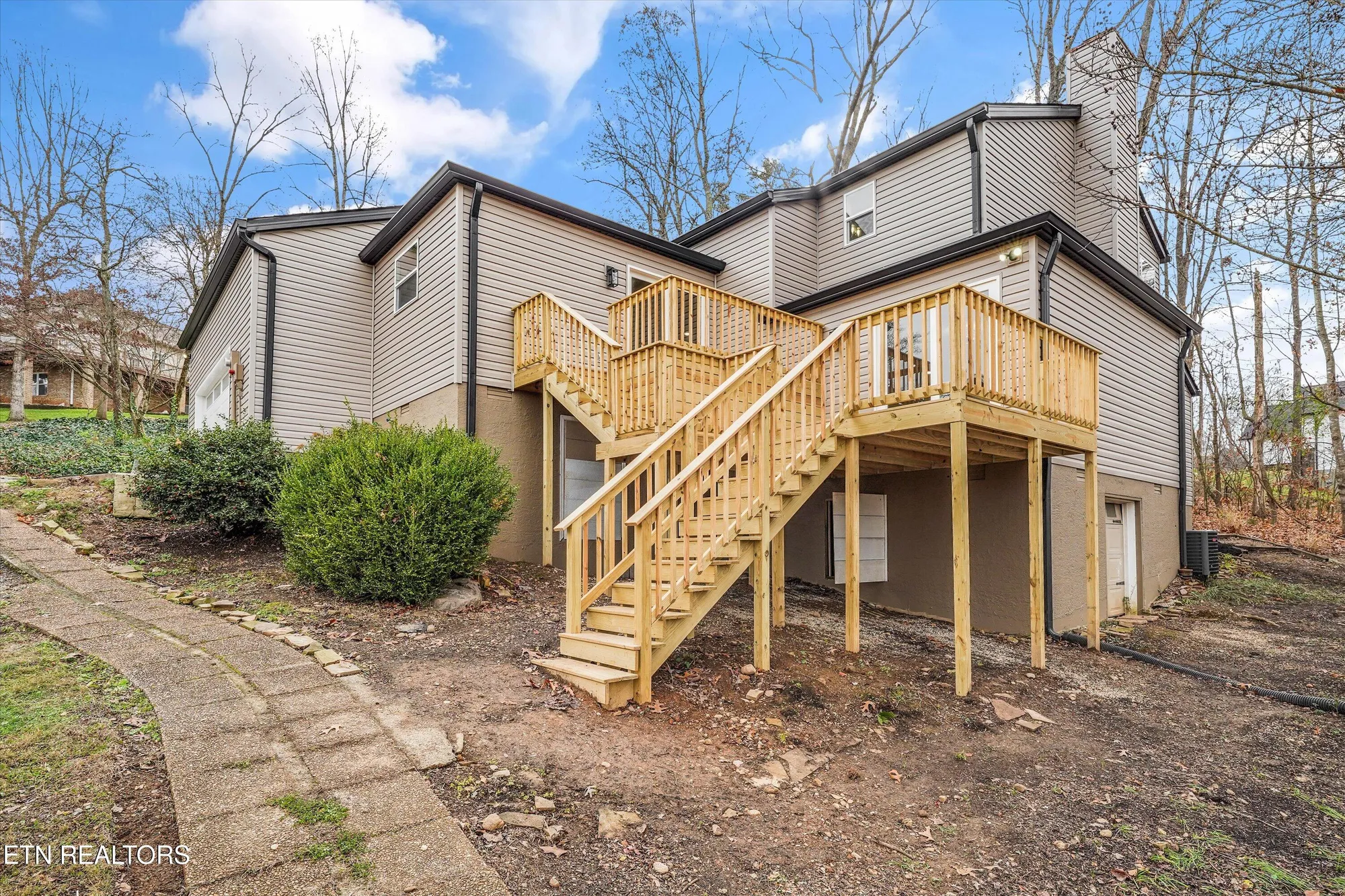 Property Slideshow image 32 of 40 | 140 tuhdegwa way, Loudon, TN, 37774