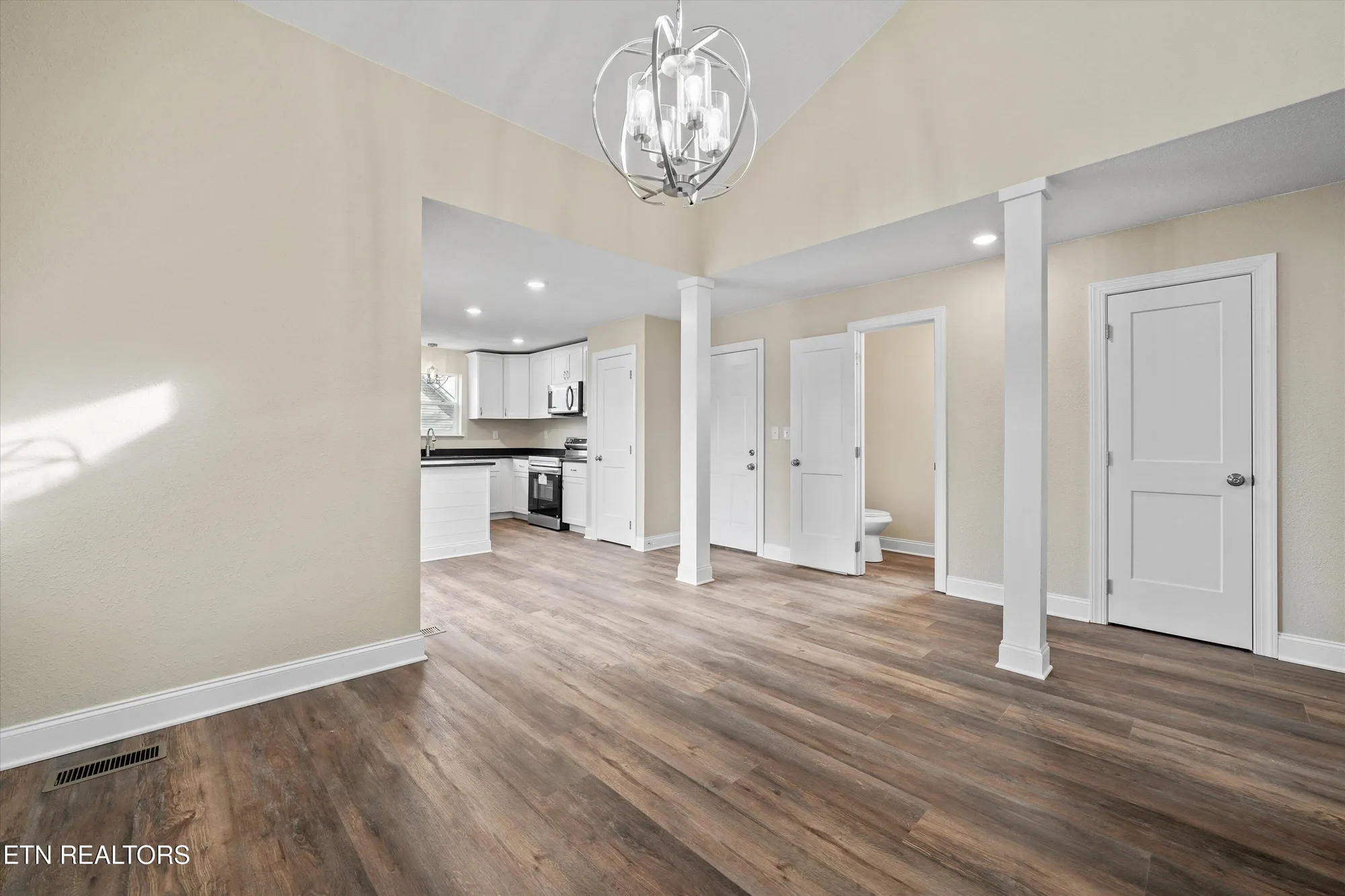 Property Slideshow image 10 of 40 | 140 tuhdegwa way, Loudon, TN, 37774