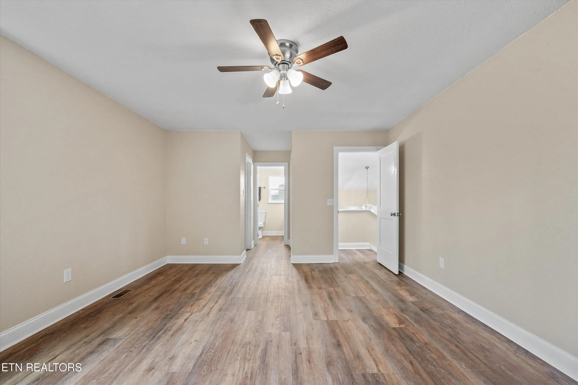 Property Slideshow image 22 of 40 | 140 tuhdegwa way, Loudon, TN, 37774