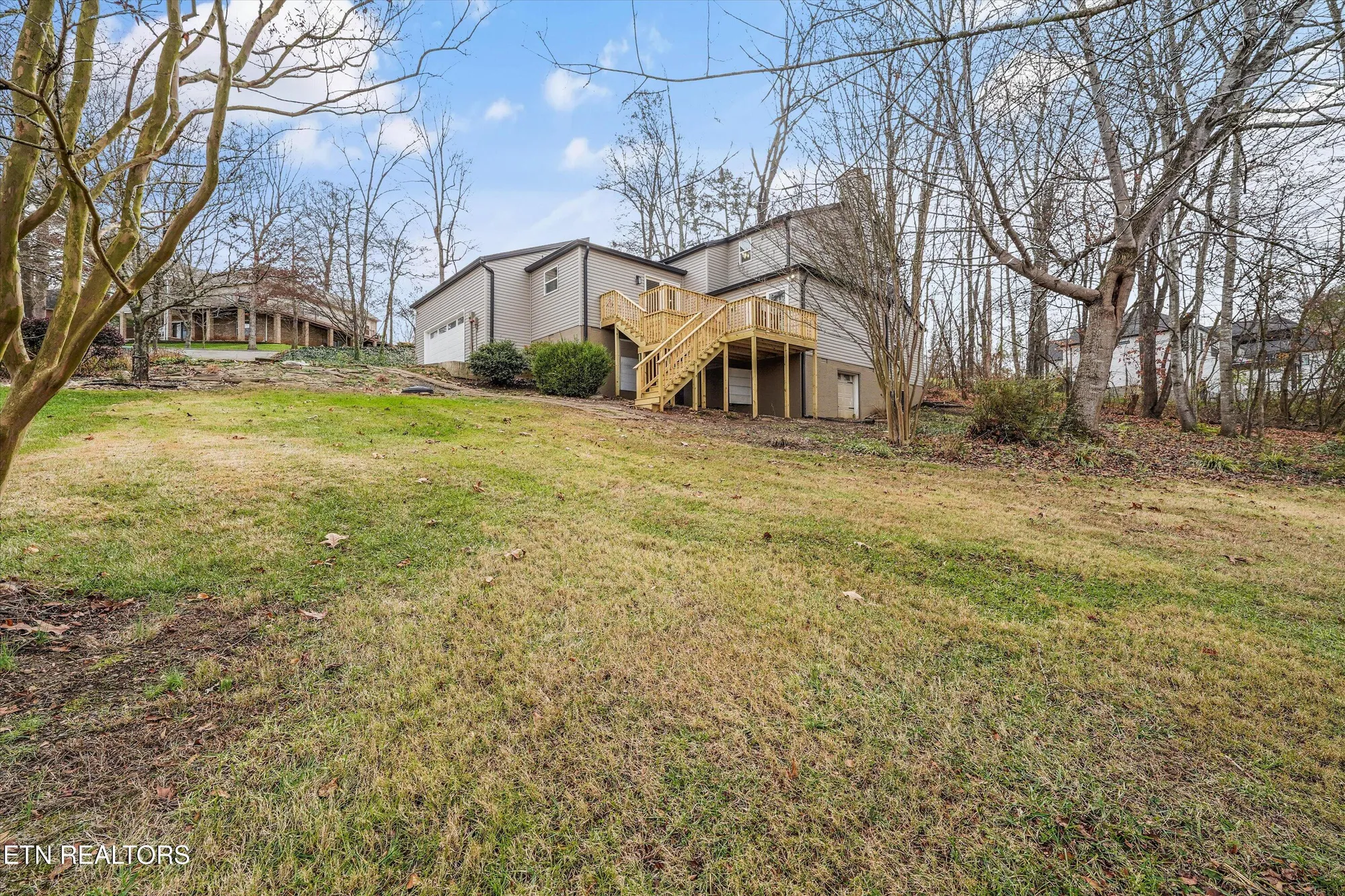 Property Slideshow image 34 of 40 | 140 tuhdegwa way, Loudon, TN, 37774