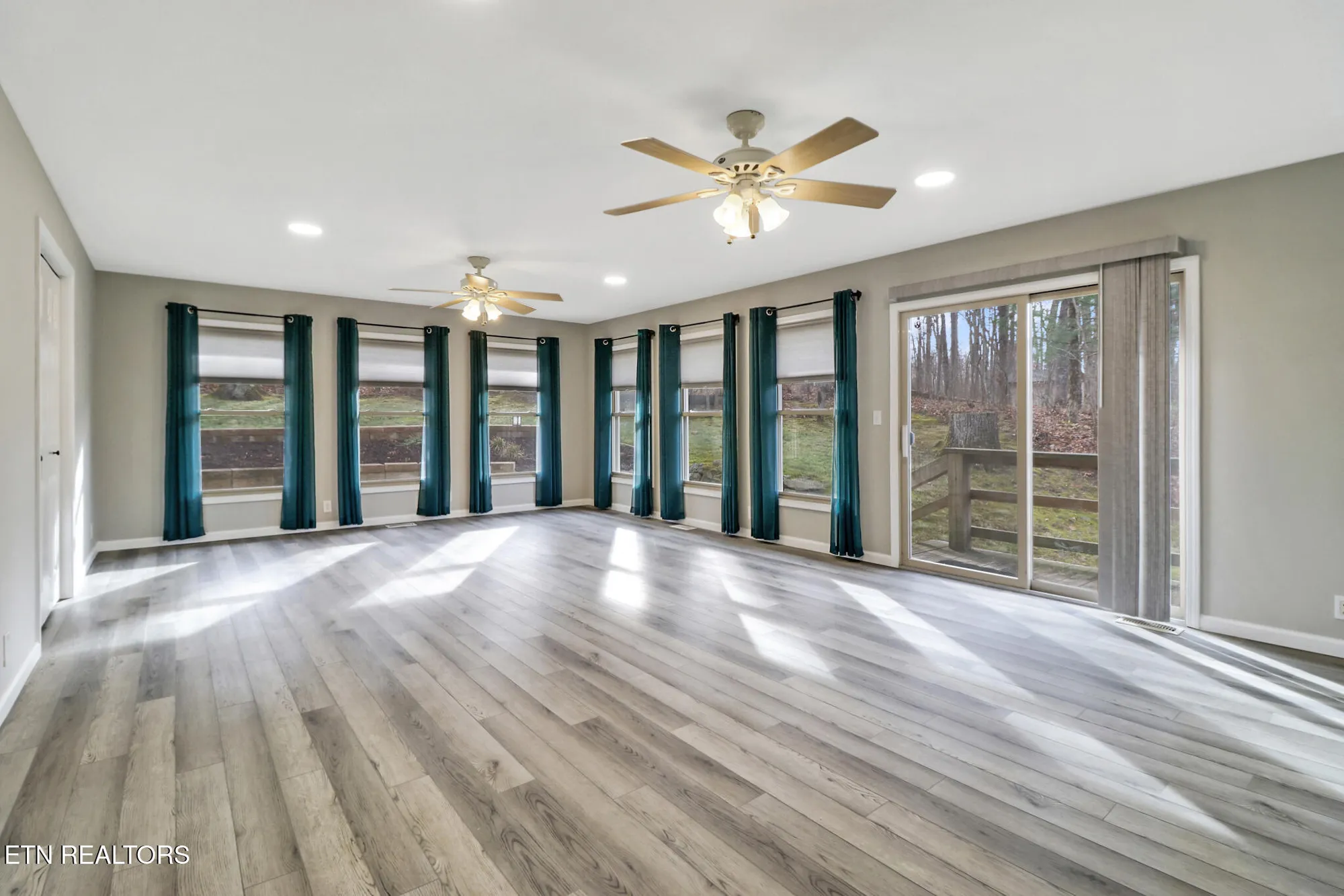 Property Slideshow image 15 of 33 | 114 lakeshire dr, Crossville, TN, 38558