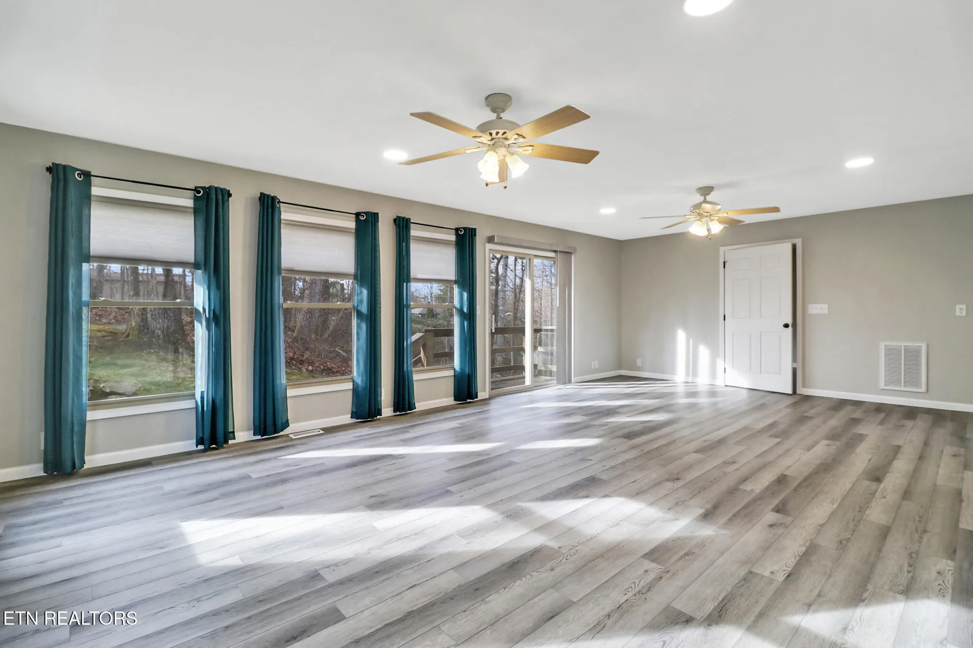 Property Slideshow image 18 of 33 | 114 lakeshire dr, Crossville, TN, 38558