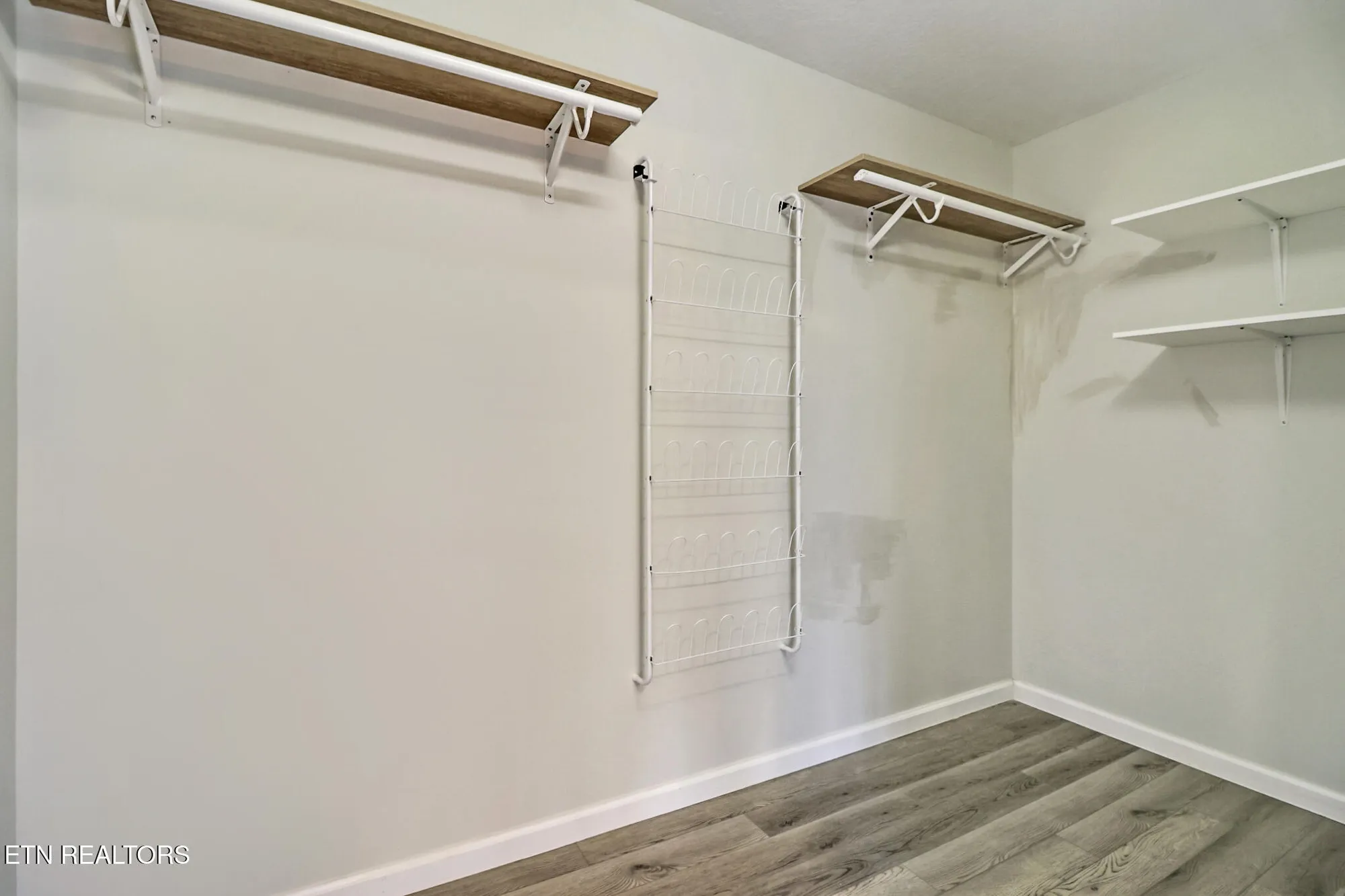 Property Slideshow image 22 of 33 | 114 lakeshire dr, Crossville, TN, 38558