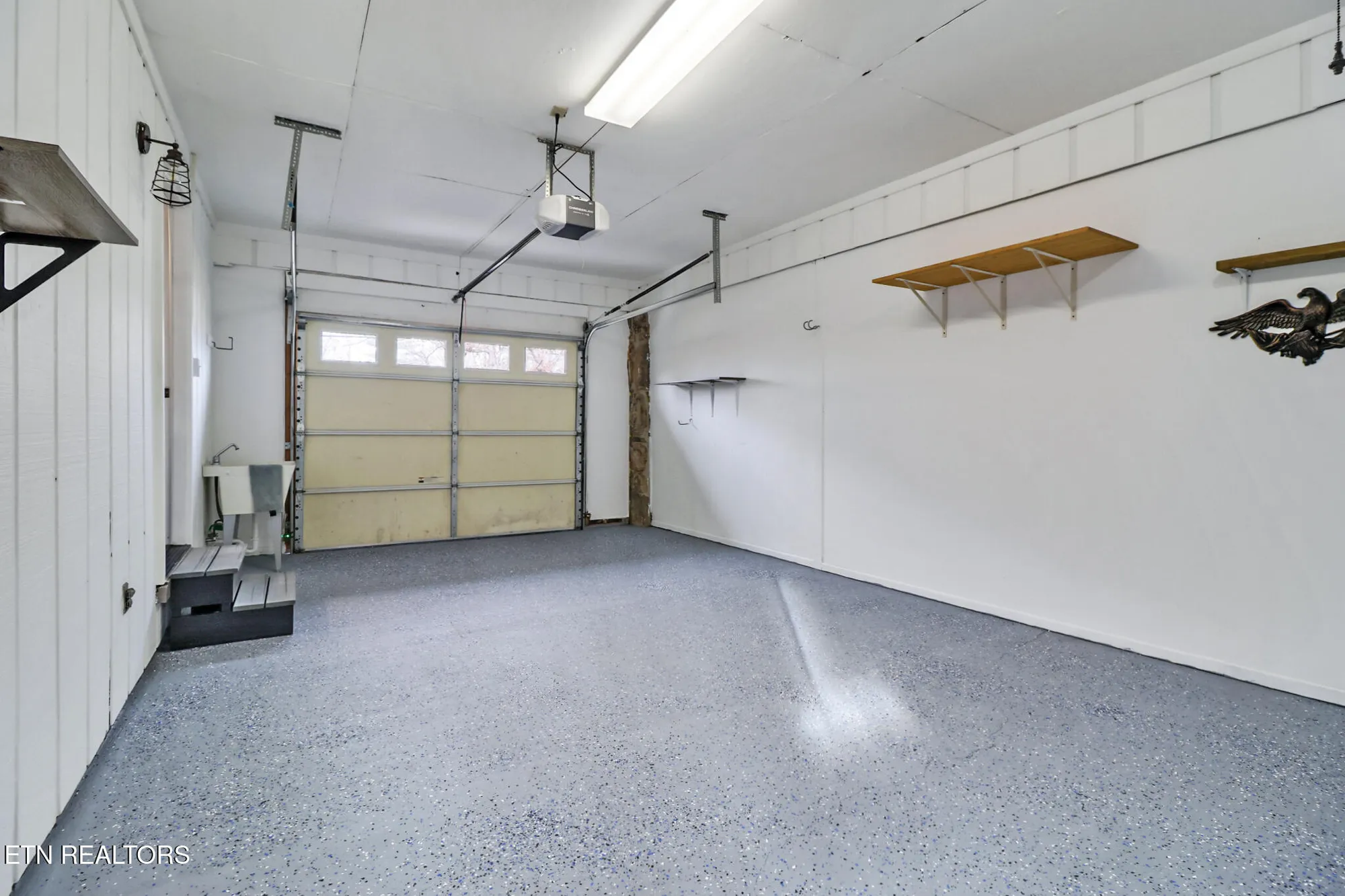 Property Slideshow image 27 of 33 | 114 lakeshire dr, Crossville, TN, 38558