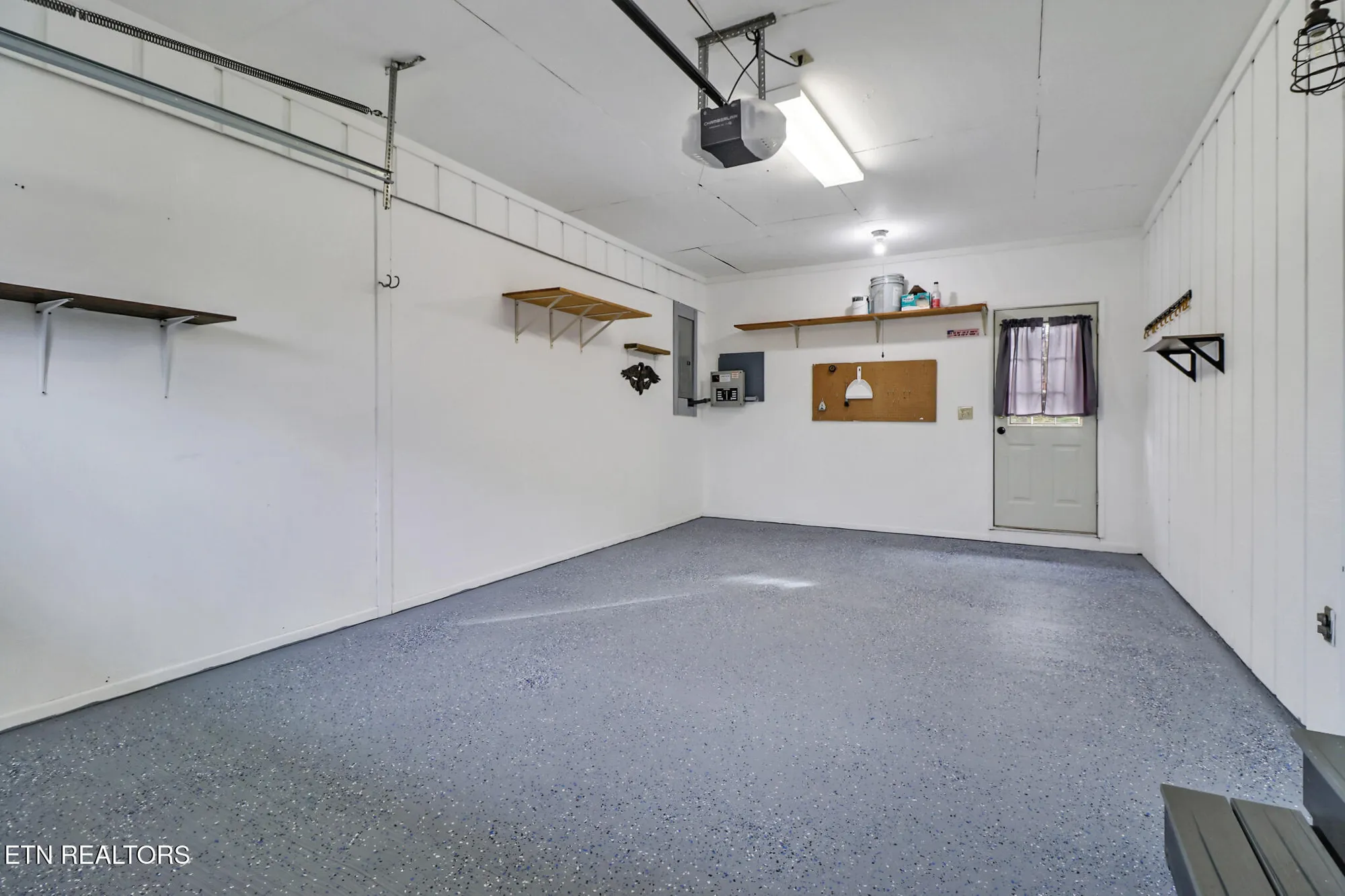 Property Slideshow image 28 of 33 | 114 lakeshire dr, Crossville, TN, 38558