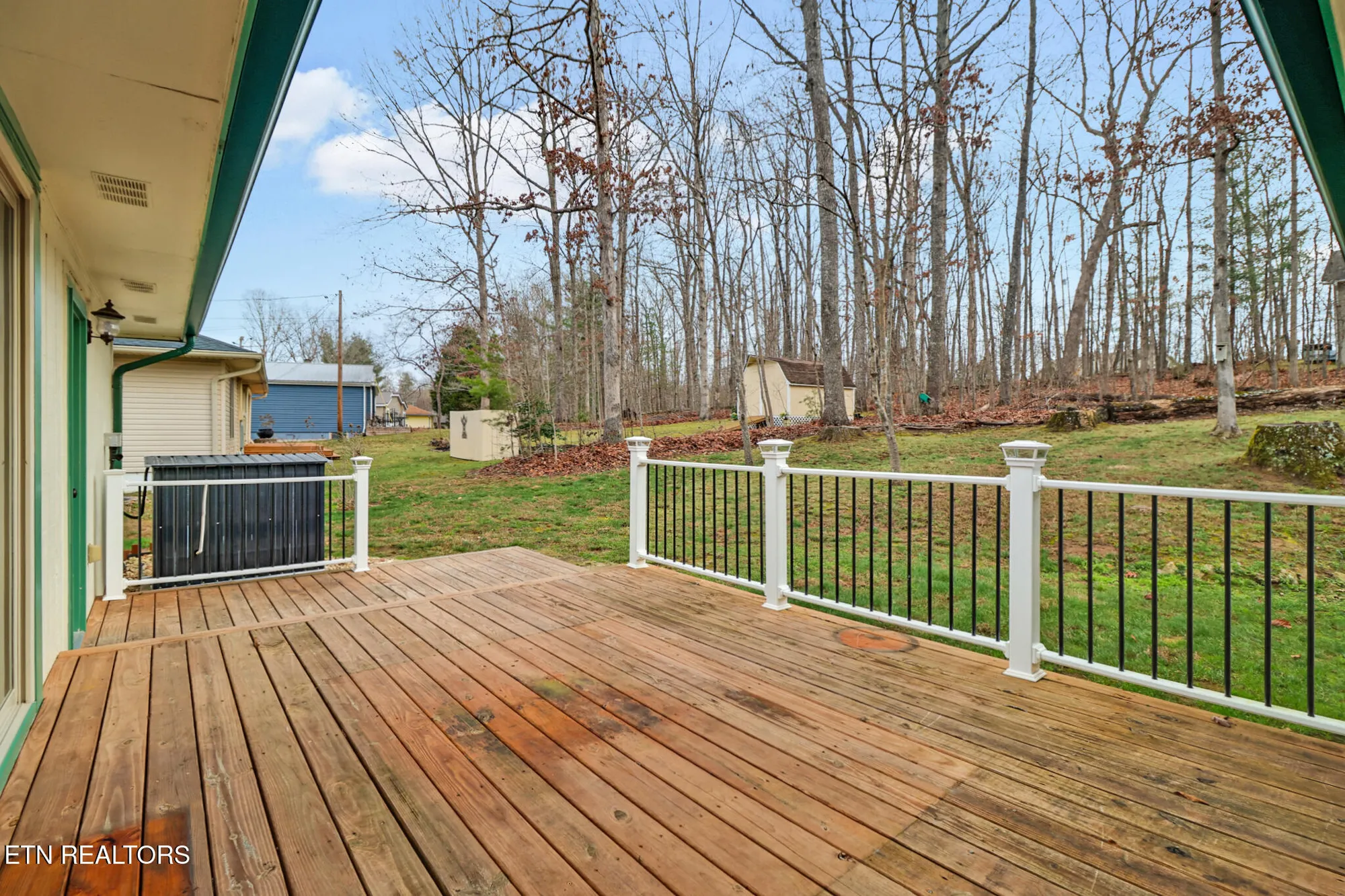 Property Slideshow image 4 of 33 | 114 lakeshire dr, Crossville, TN, 38558