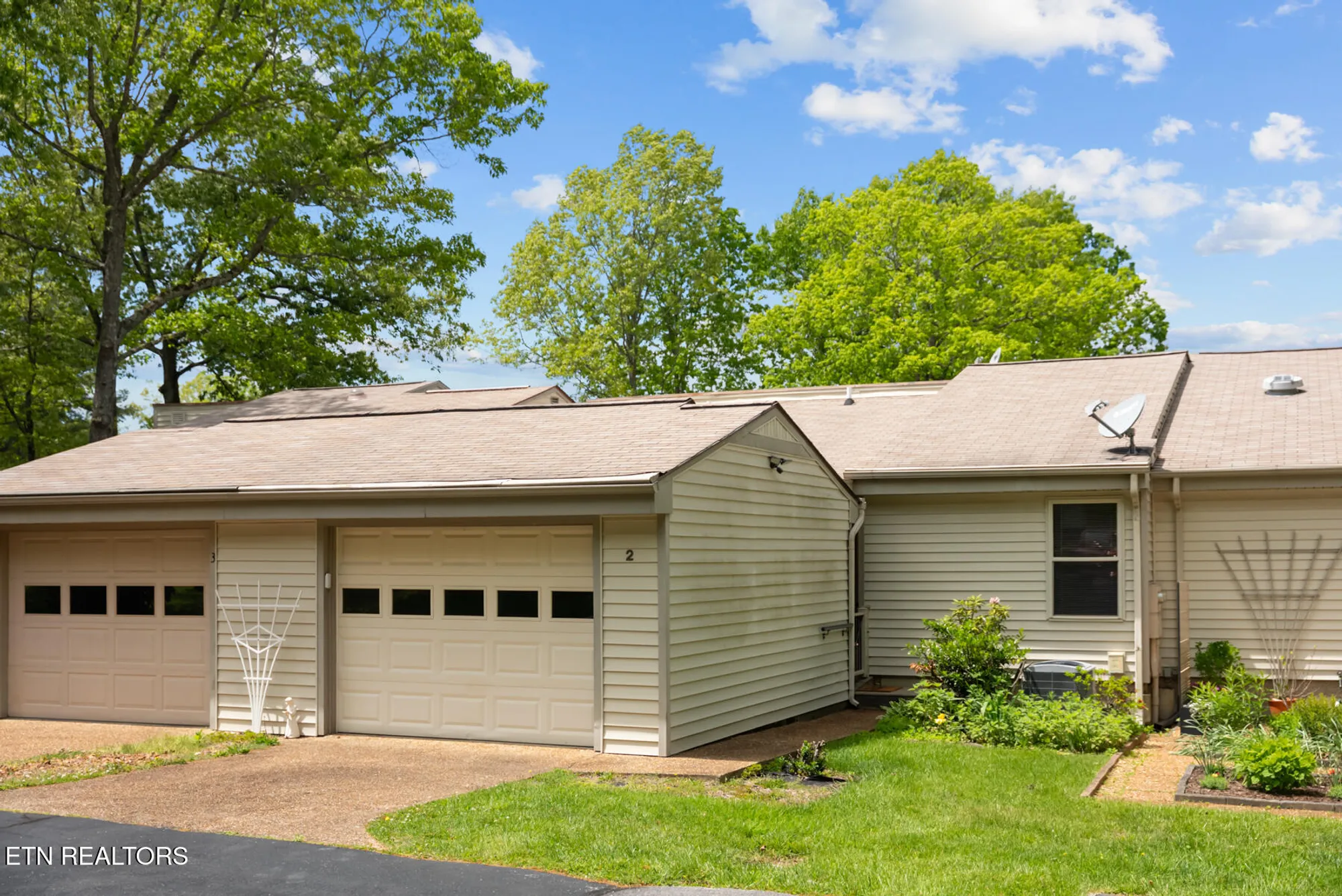 2 WOODLAND CT, CROSSVILLE, TN 38558 | Fairfield Glade | 55+ Home For Sale