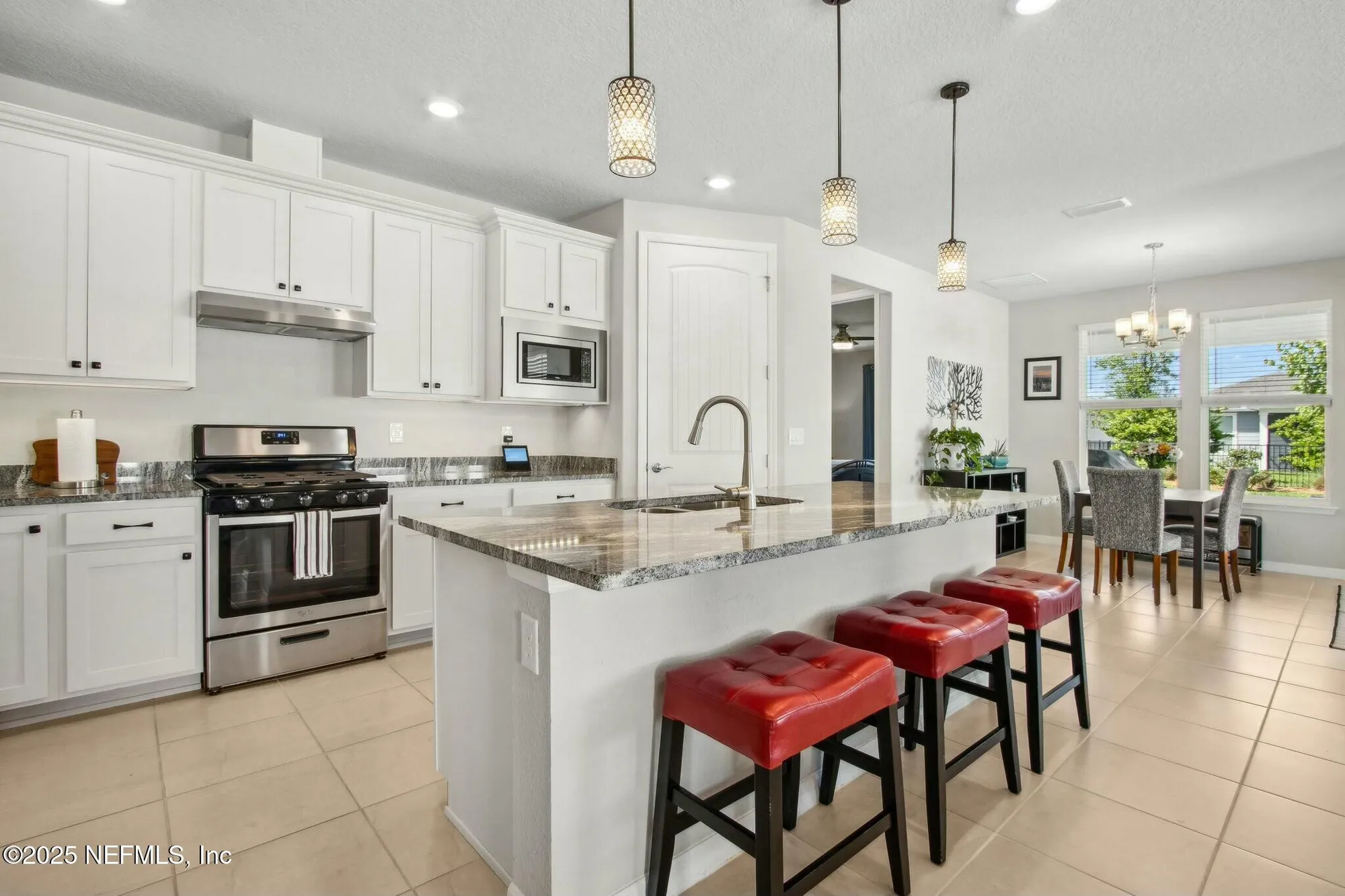 Property Slideshow image 5 of 58 | 11109 kentworth way, Jacksonville, FL, 32256