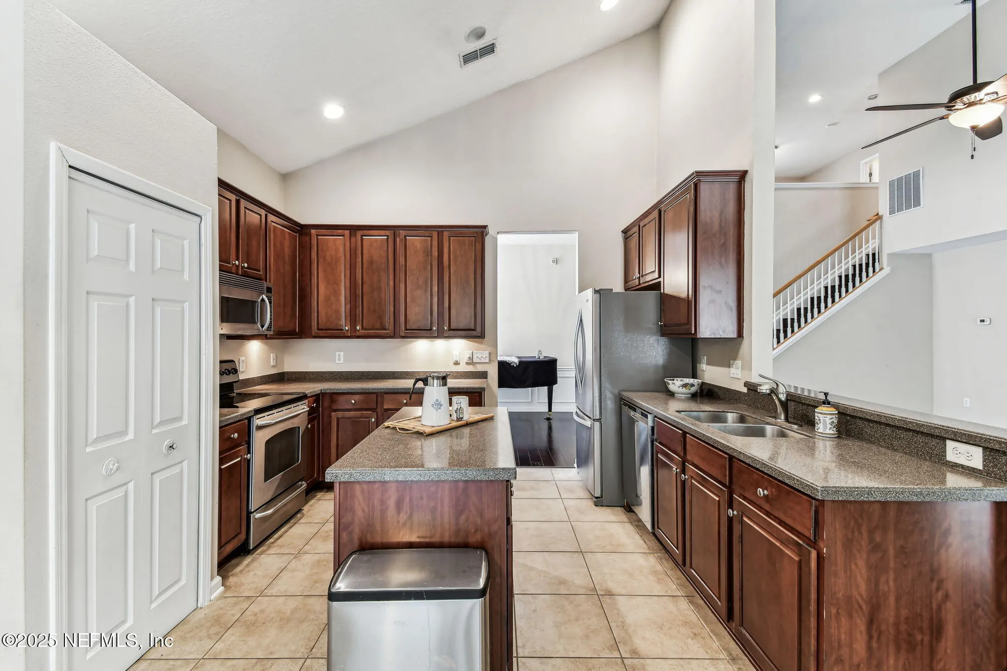 Property Slideshow image 19 of 112 | 9197 sweet berry ct, Jacksonville, FL, 32256