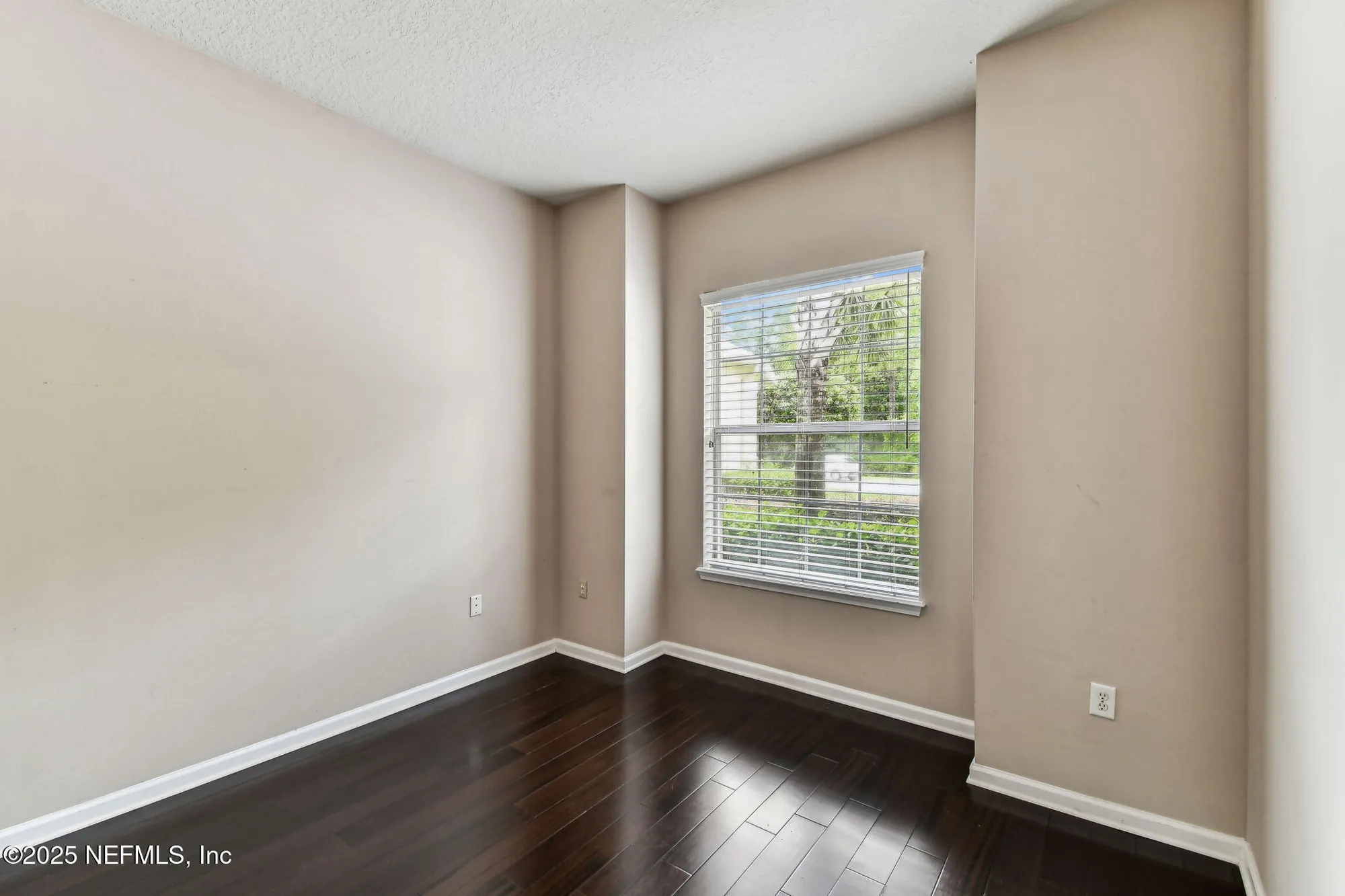 Property Slideshow image 8 of 112 | 9197 sweet berry ct, Jacksonville, FL, 32256