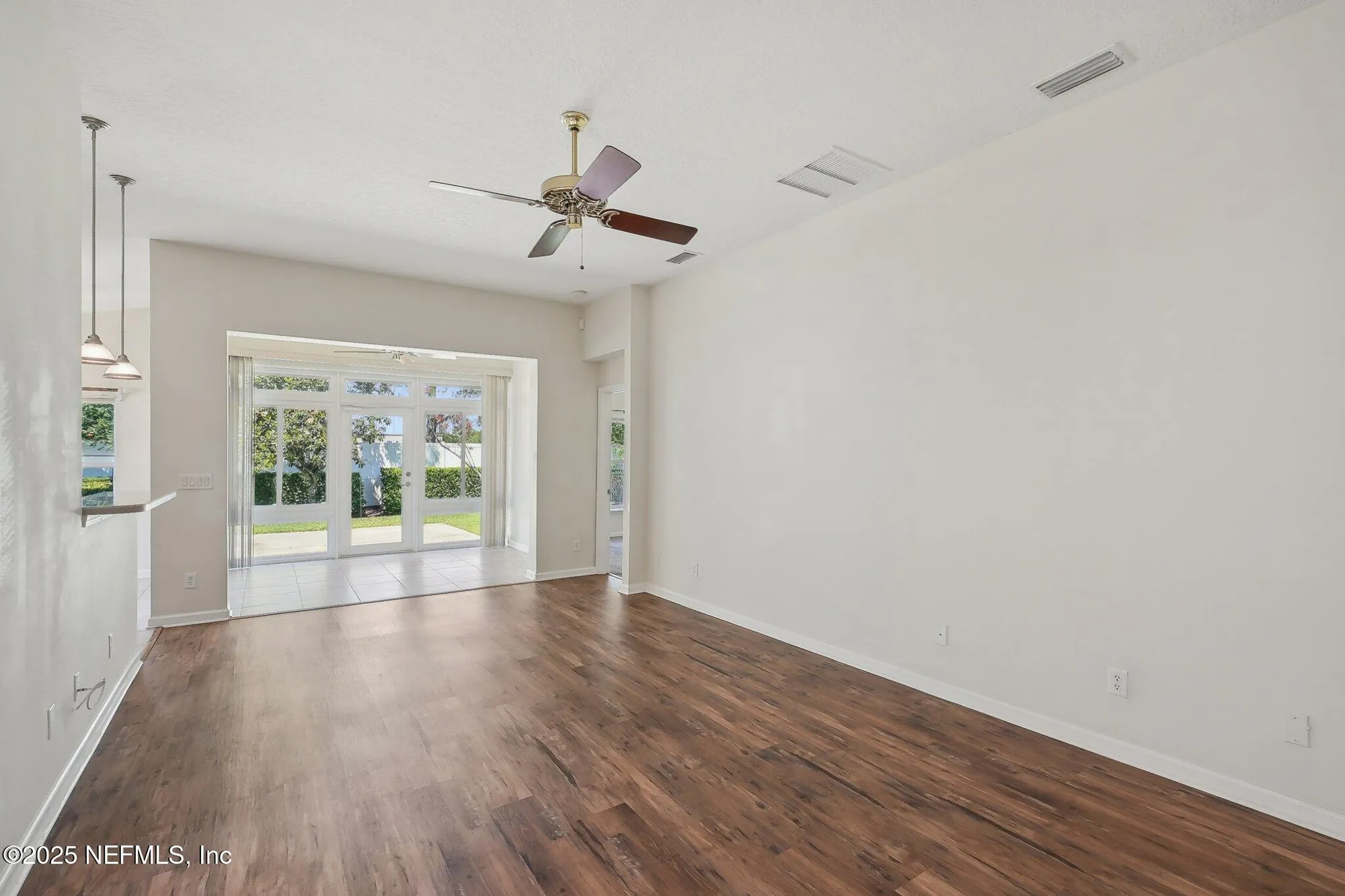 Property Slideshow image 10 of 60 | 11305 water spring cir, Jacksonville, FL, 32256