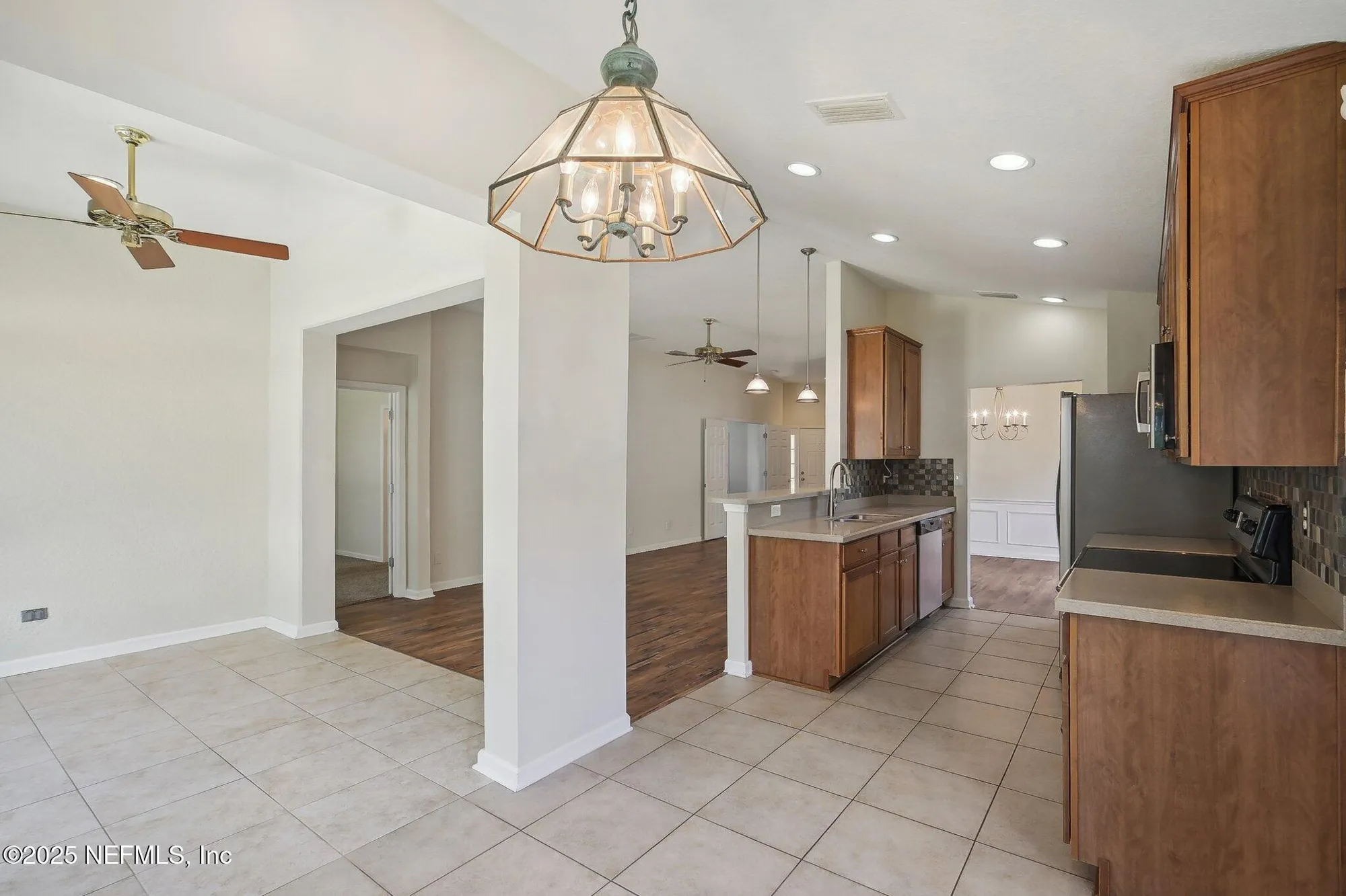 Property Slideshow image 14 of 60 | 11305 water spring cir, Jacksonville, FL, 32256