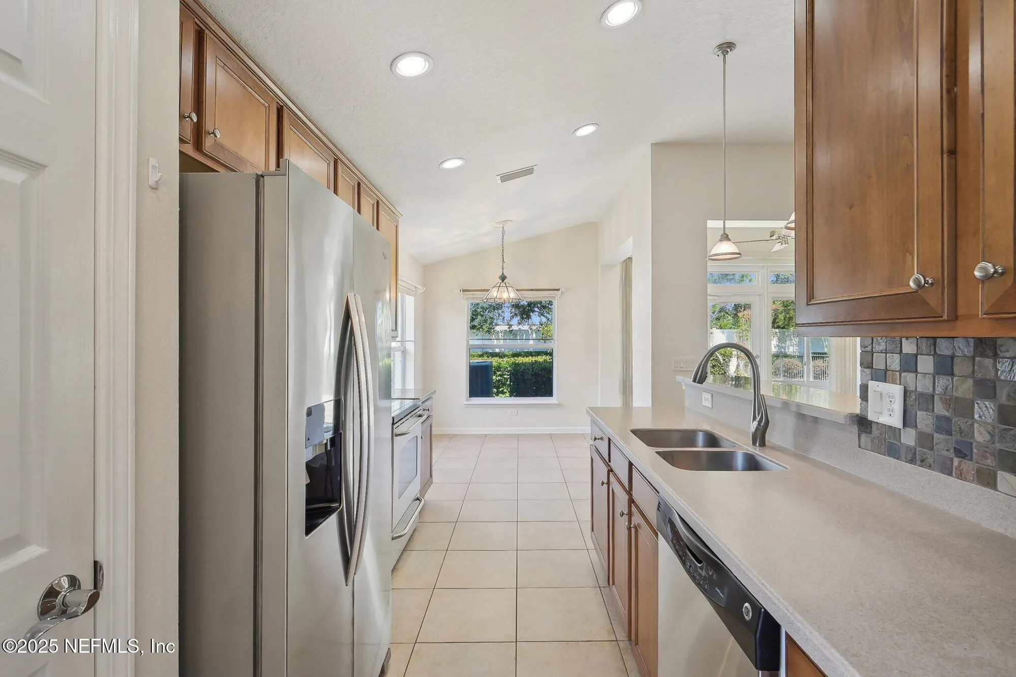 Property Slideshow image 17 of 60 | 11305 water spring cir, Jacksonville, FL, 32256