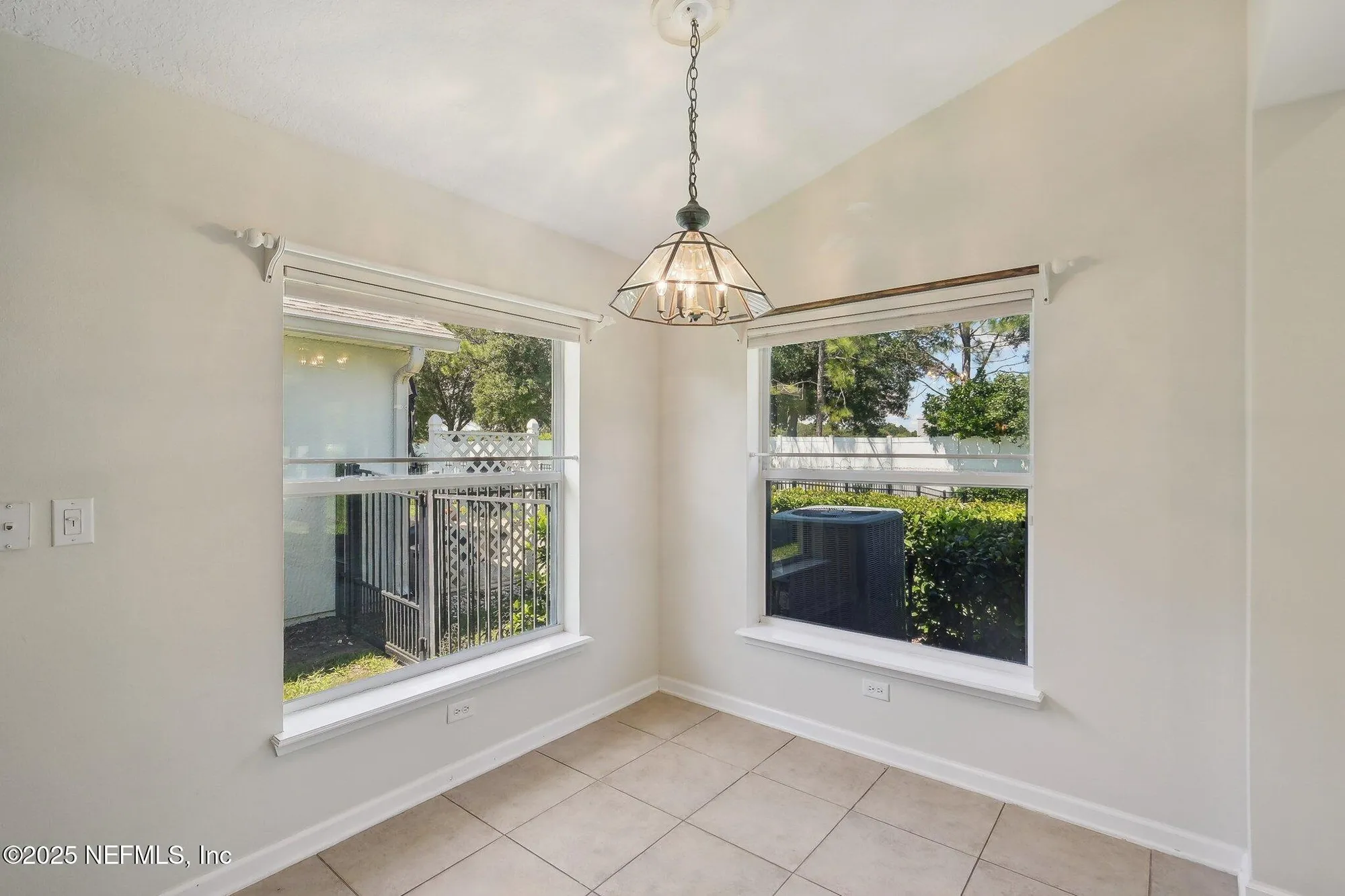 Property Slideshow image 19 of 60 | 11305 water spring cir, Jacksonville, FL, 32256