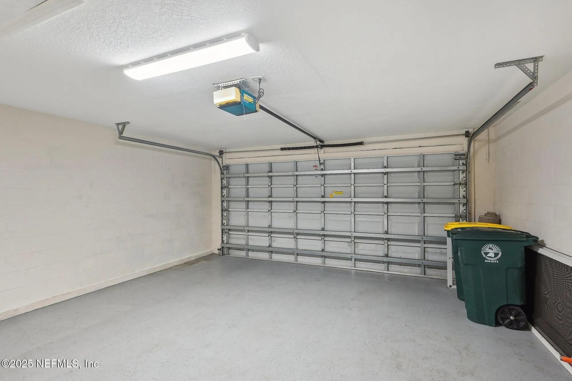 Property Slideshow image 33 of 60 | 11305 water spring cir, Jacksonville, FL, 32256