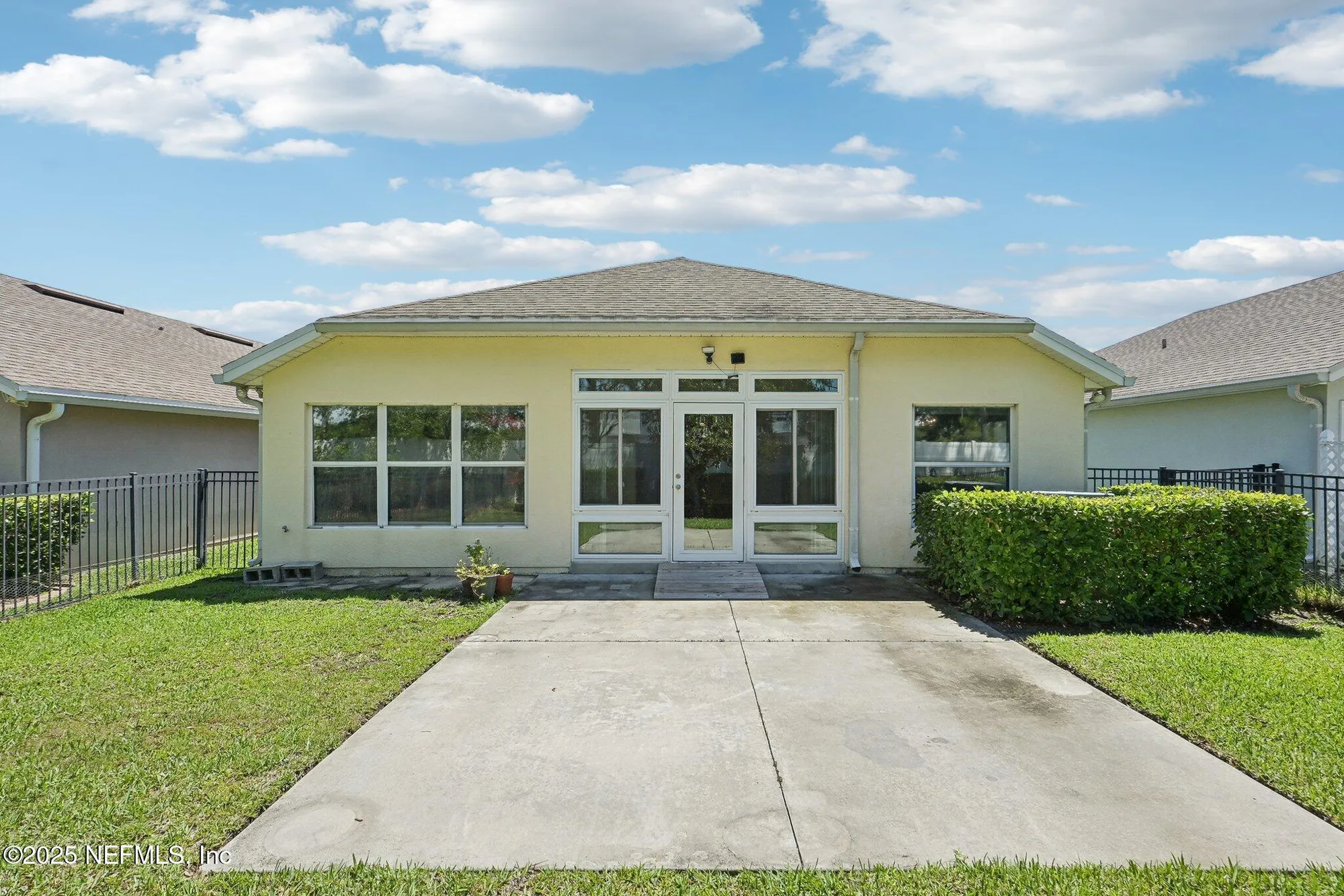 Property Slideshow image 39 of 60 | 11305 water spring cir, Jacksonville, FL, 32256