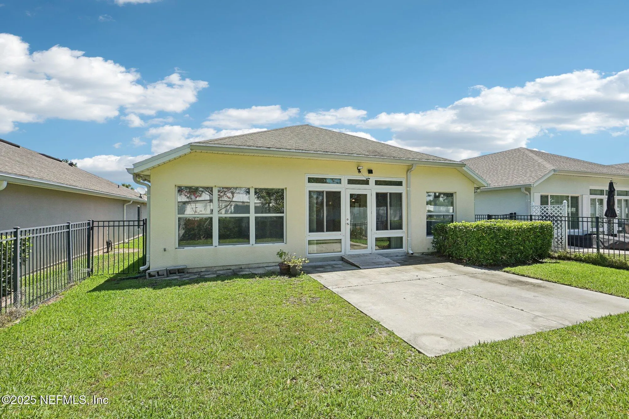 Property Slideshow image 37 of 60 | 11305 water spring cir, Jacksonville, FL, 32256