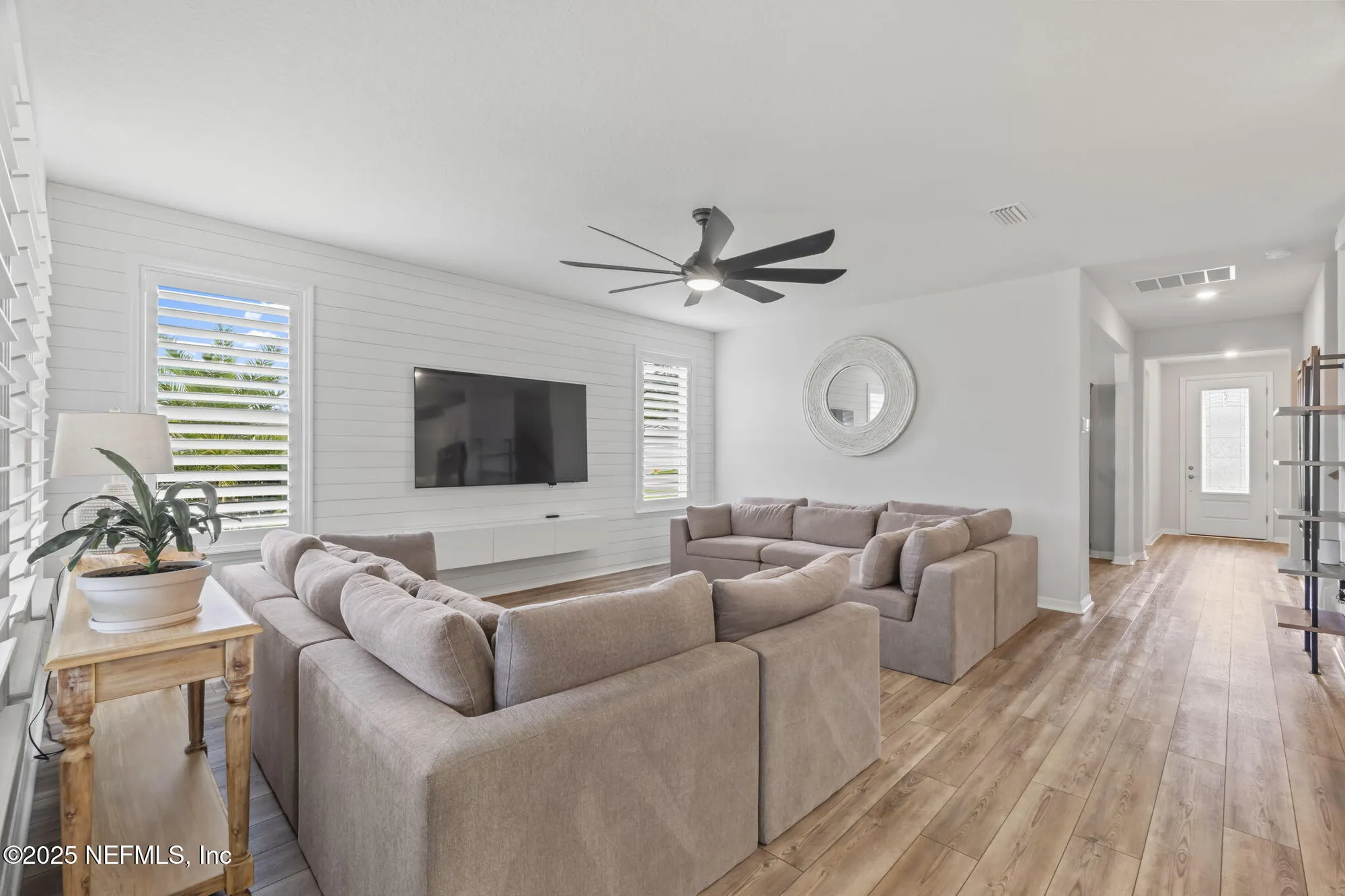 Property Slideshow image 10 of 48 | 11119 town view dr, Jacksonville, FL, 32256