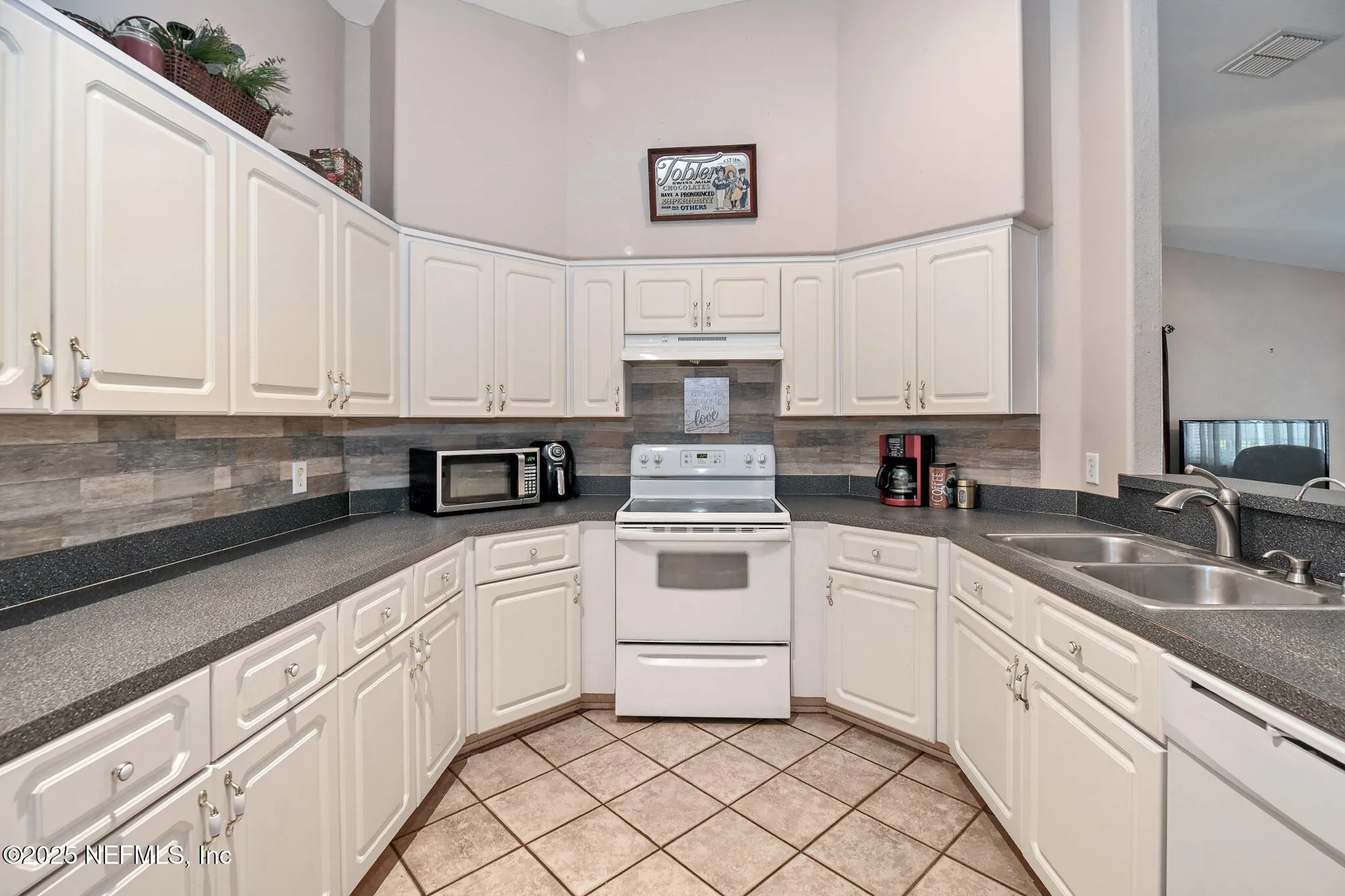 Property Slideshow image 35 of 52 | 10121 sw 61st terrace rd, Ocala, FL, 34476