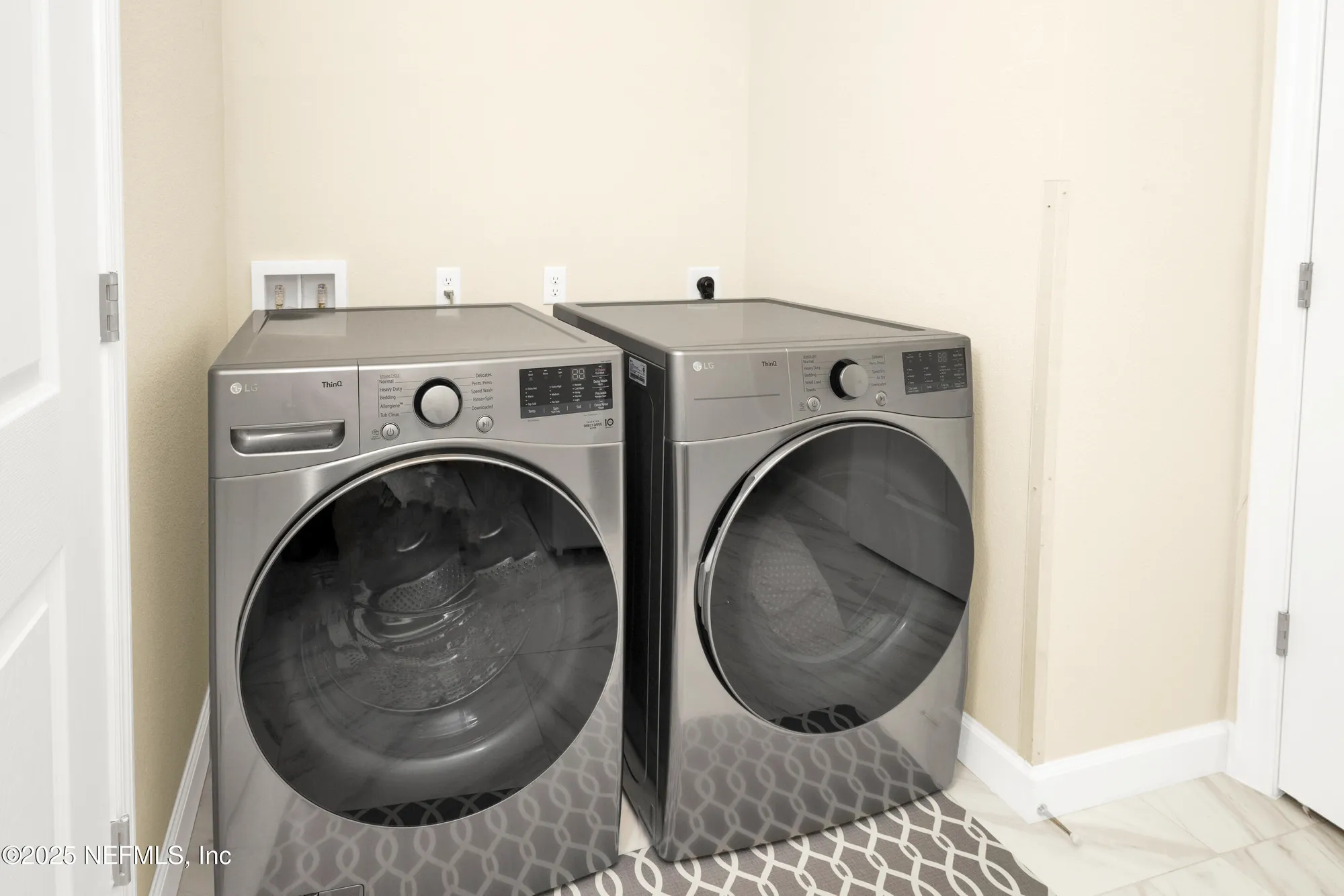 Property Slideshow image 15 of 42 | 10856 town view dr, Jacksonville, FL, 32256