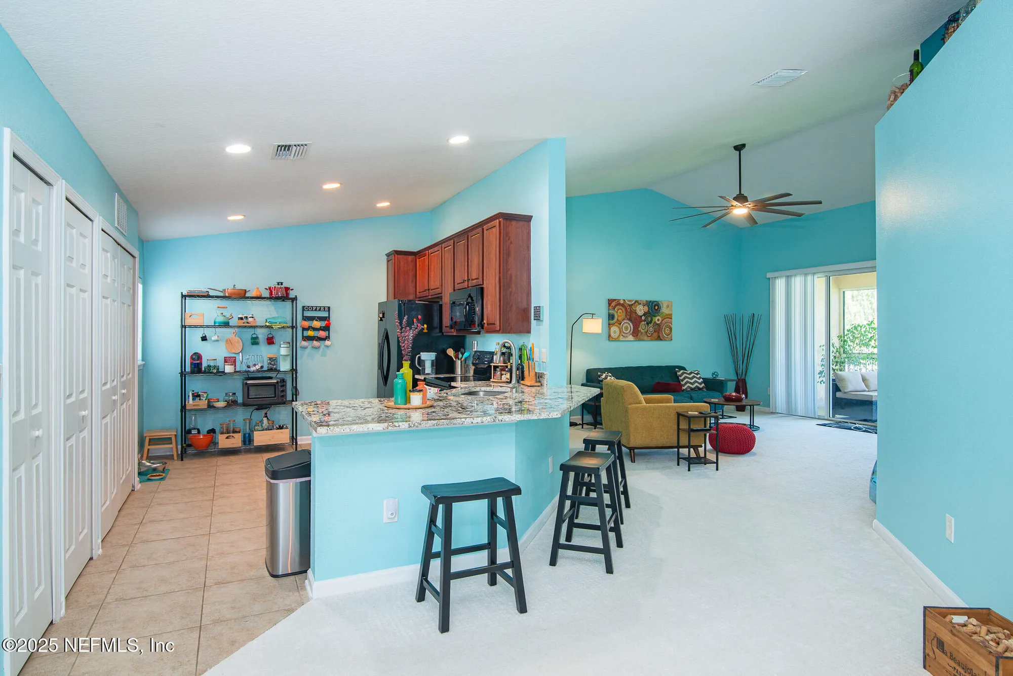 Property Slideshow image 9 of 38 | 11890 surfbird cir 42e, Jacksonville, FL, 32256