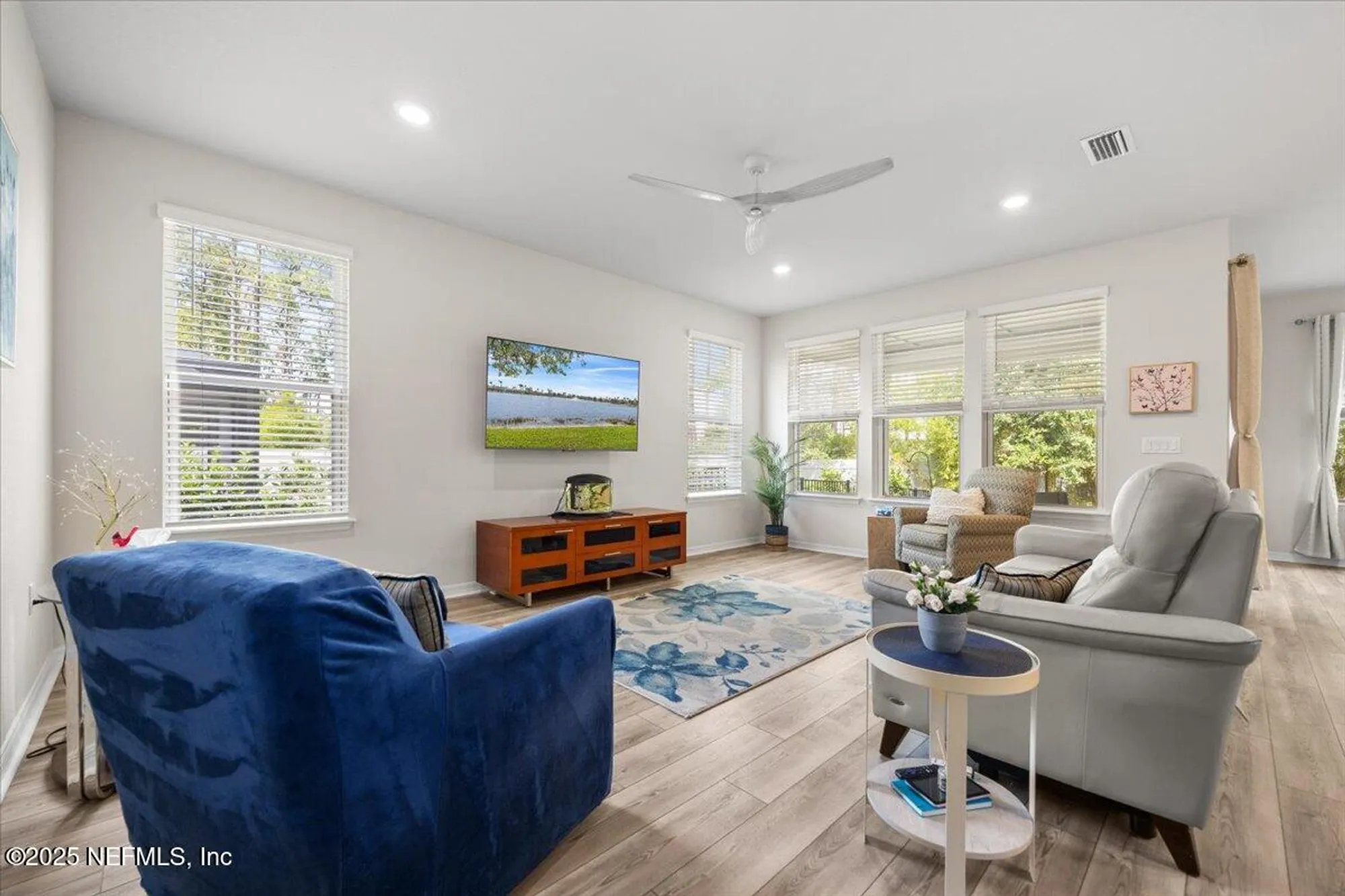 Property Slideshow image 8 of 34 | 10976 town view dr, Jacksonville, FL, 32256