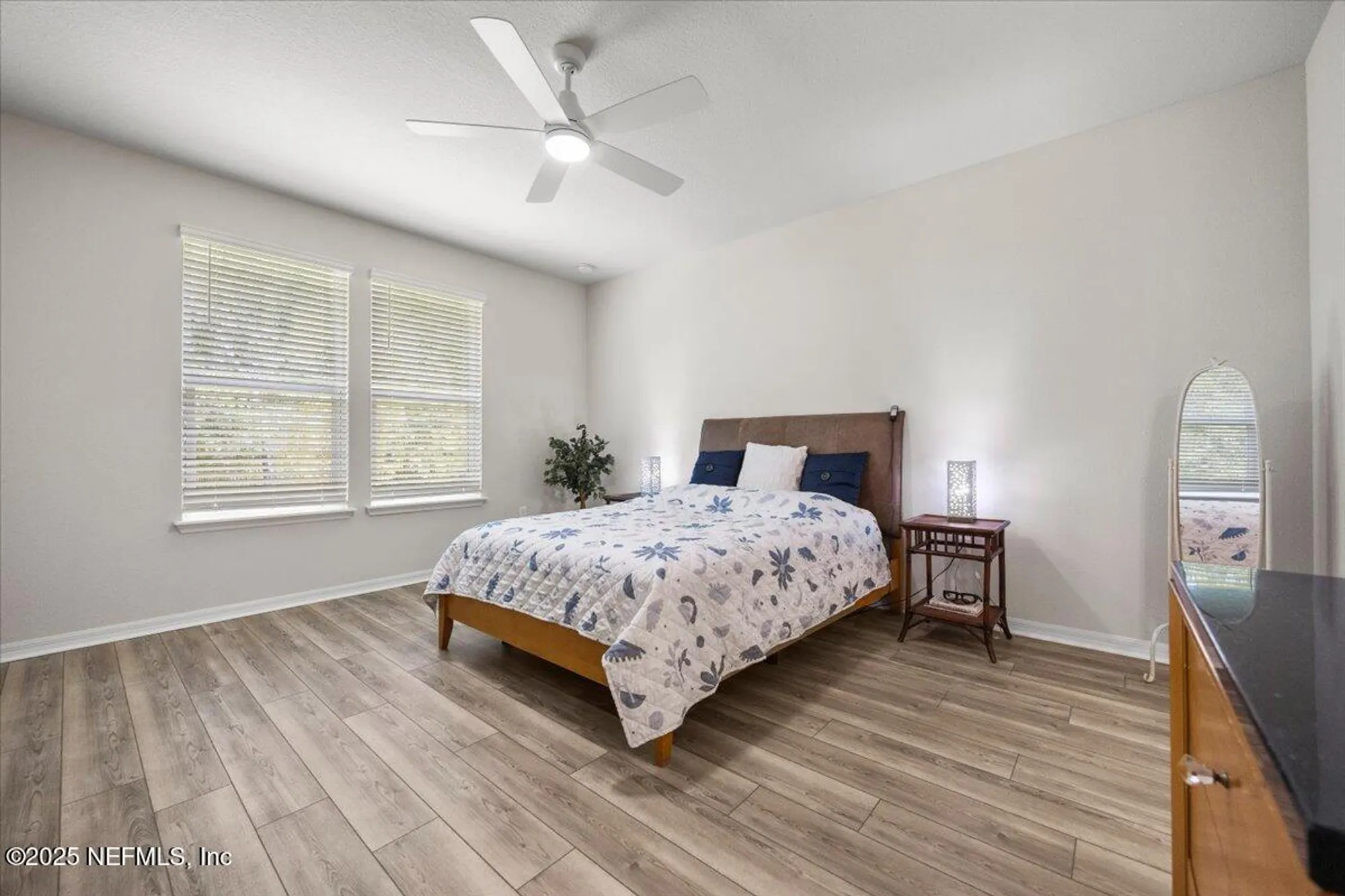 Property Slideshow image 14 of 34 | 10976 town view dr, Jacksonville, FL, 32256