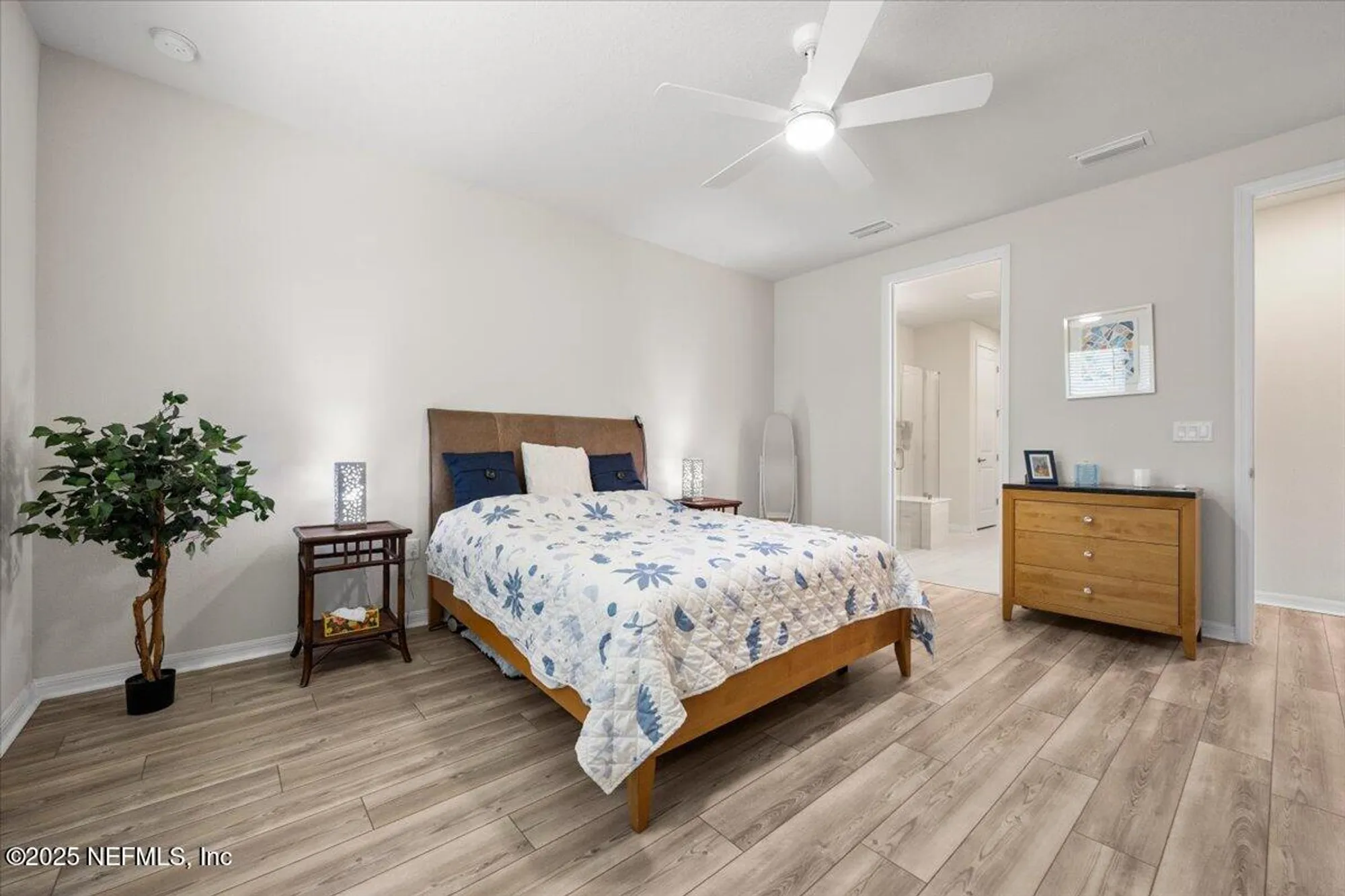 Property Slideshow image 15 of 34 | 10976 town view dr, Jacksonville, FL, 32256