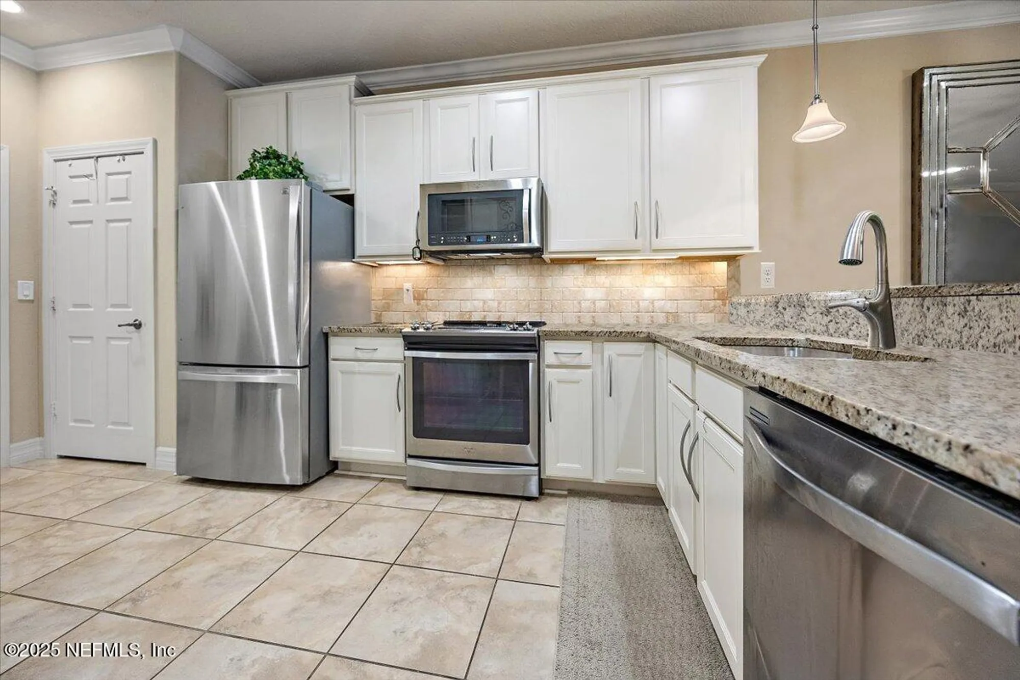 Property Slideshow image 8 of 26 | 11725 surfbird cir 4c, Jacksonville, FL, 32256