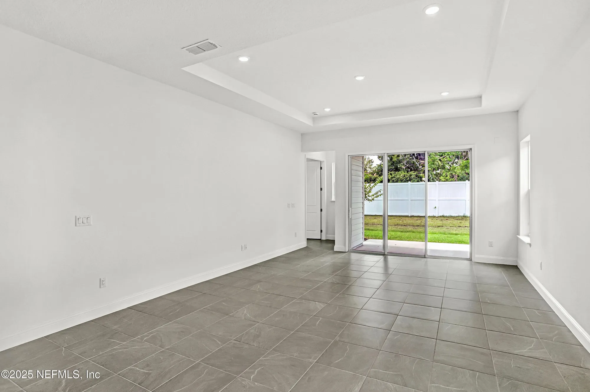 Property Slideshow image 9 of 38 | 4360 sun garden dr, Jacksonville, FL, 32257