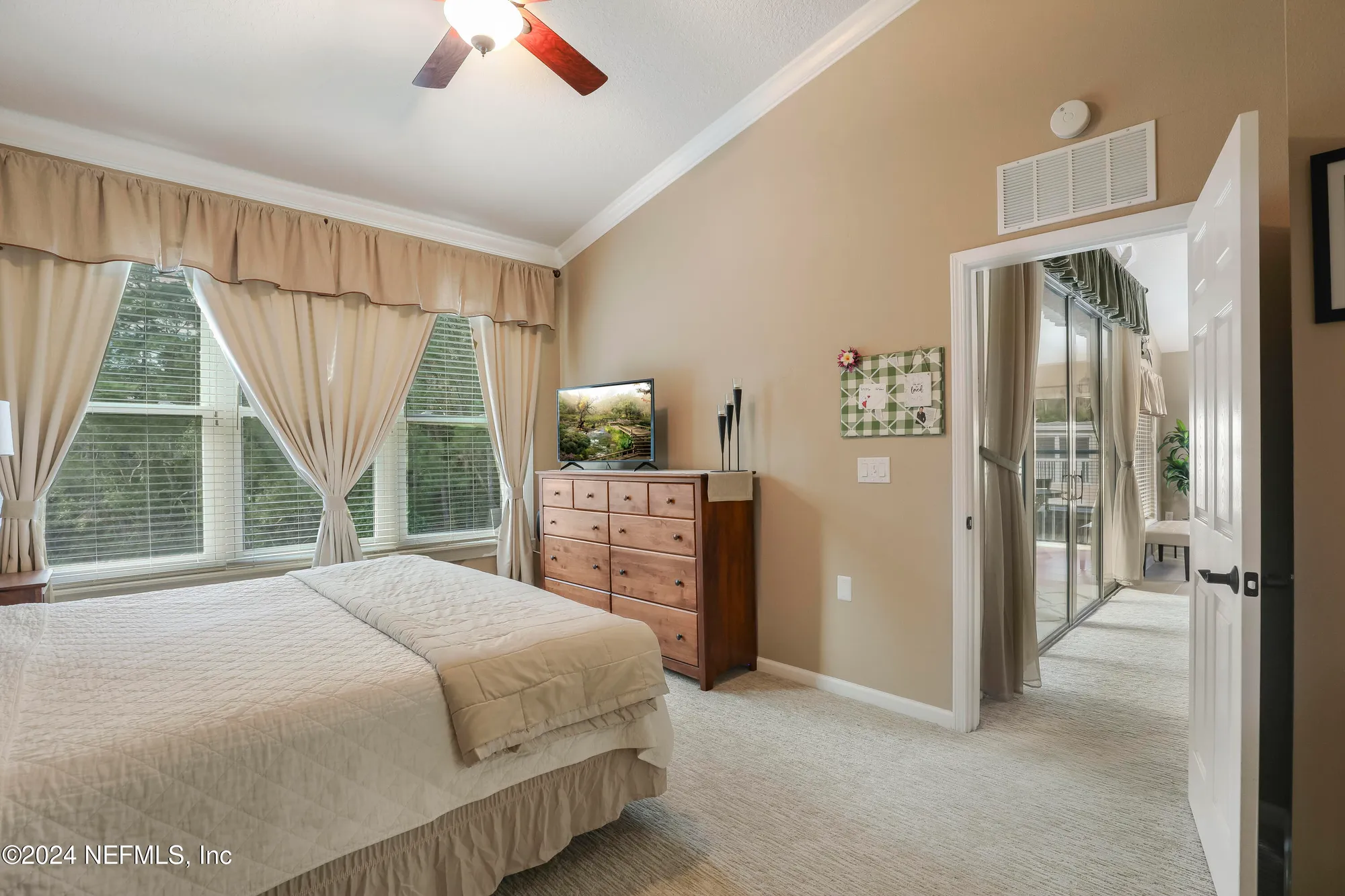Property Slideshow image 33 of 61 | 8565 little swift cir 32f, Jacksonville, FL, 32256
