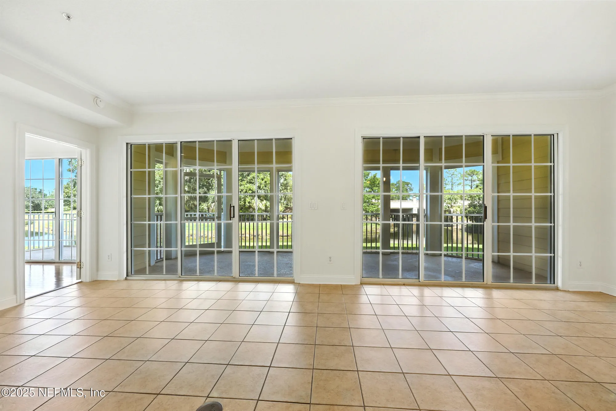 Property Slideshow image 9 of 67 | 355 n shore cir unit 1312, Saint Augustine, FL, 32092