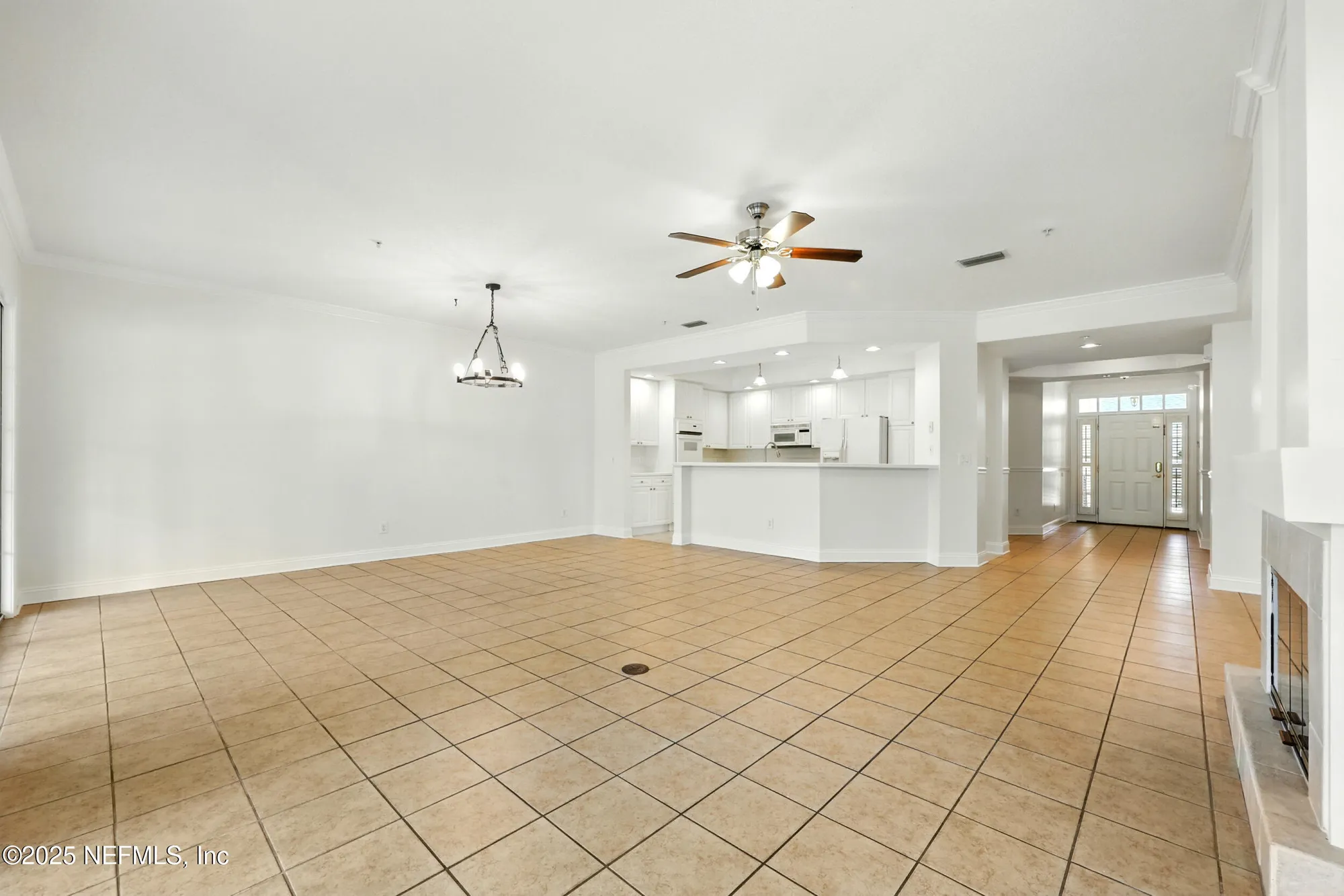 Property Slideshow image 10 of 67 | 355 n shore cir unit 1312, Saint Augustine, FL, 32092