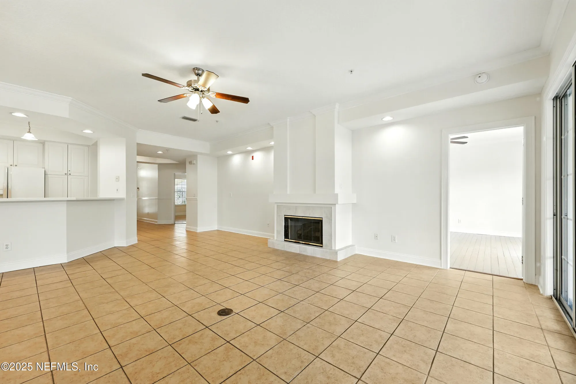 Property Slideshow image 11 of 67 | 355 n shore cir unit 1312, Saint Augustine, FL, 32092