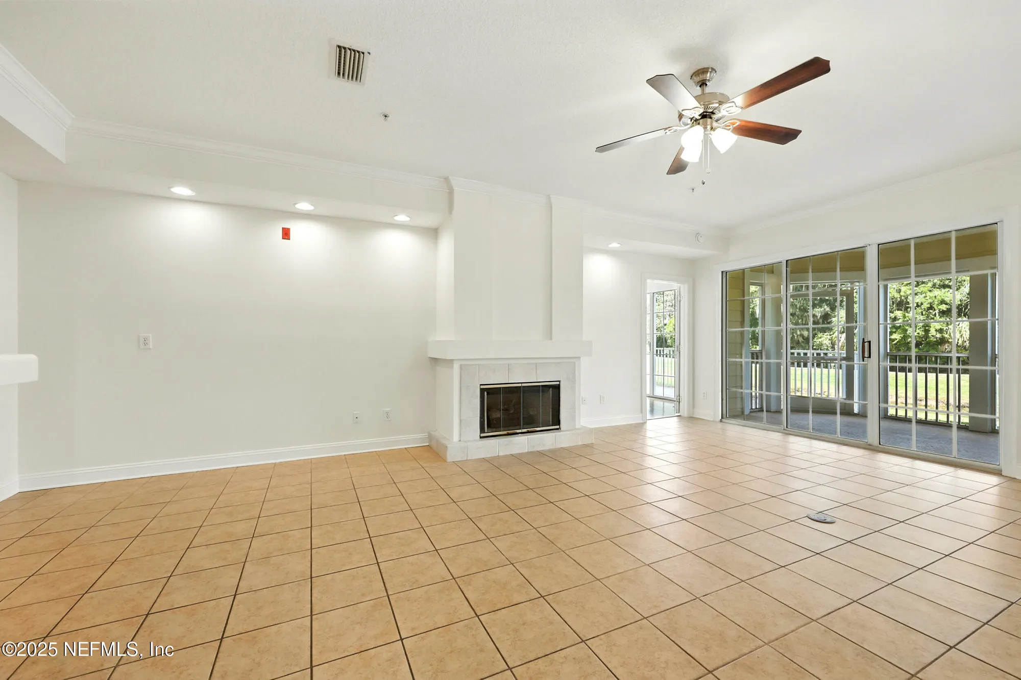 Property Slideshow image 3 of 67 | 355 n shore cir unit 1312, Saint Augustine, FL, 32092